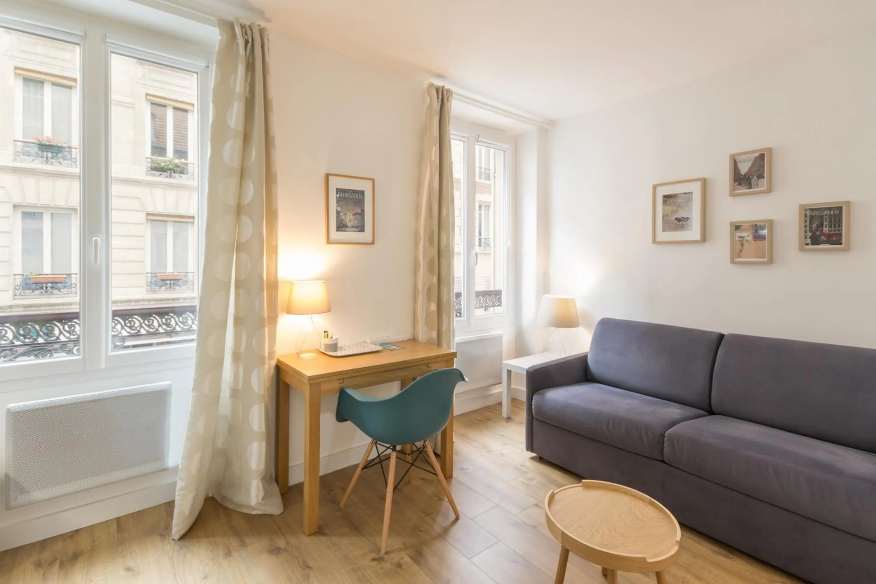 Day in Les Toits de Paris