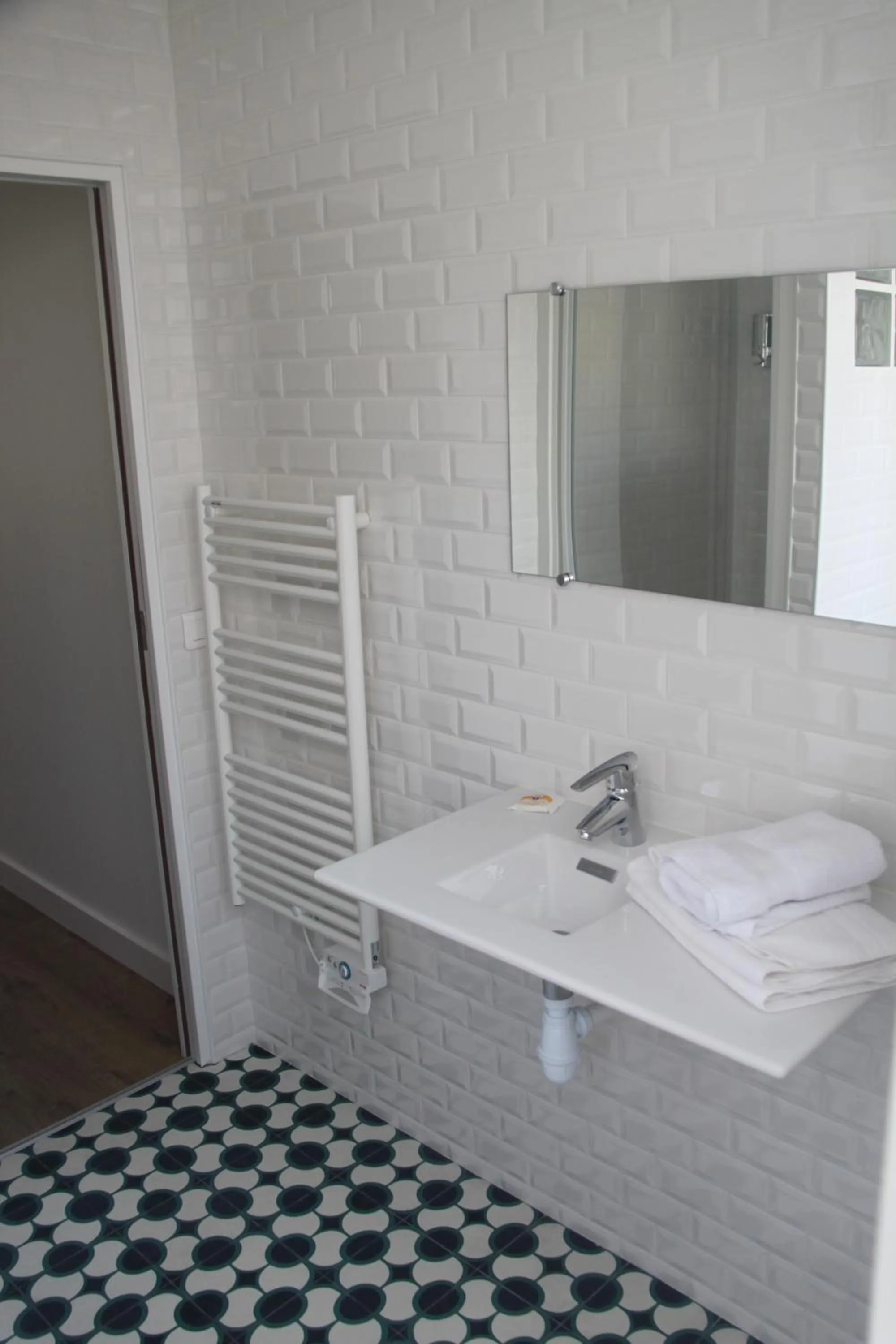 Bathroom in Les Toits de Paris