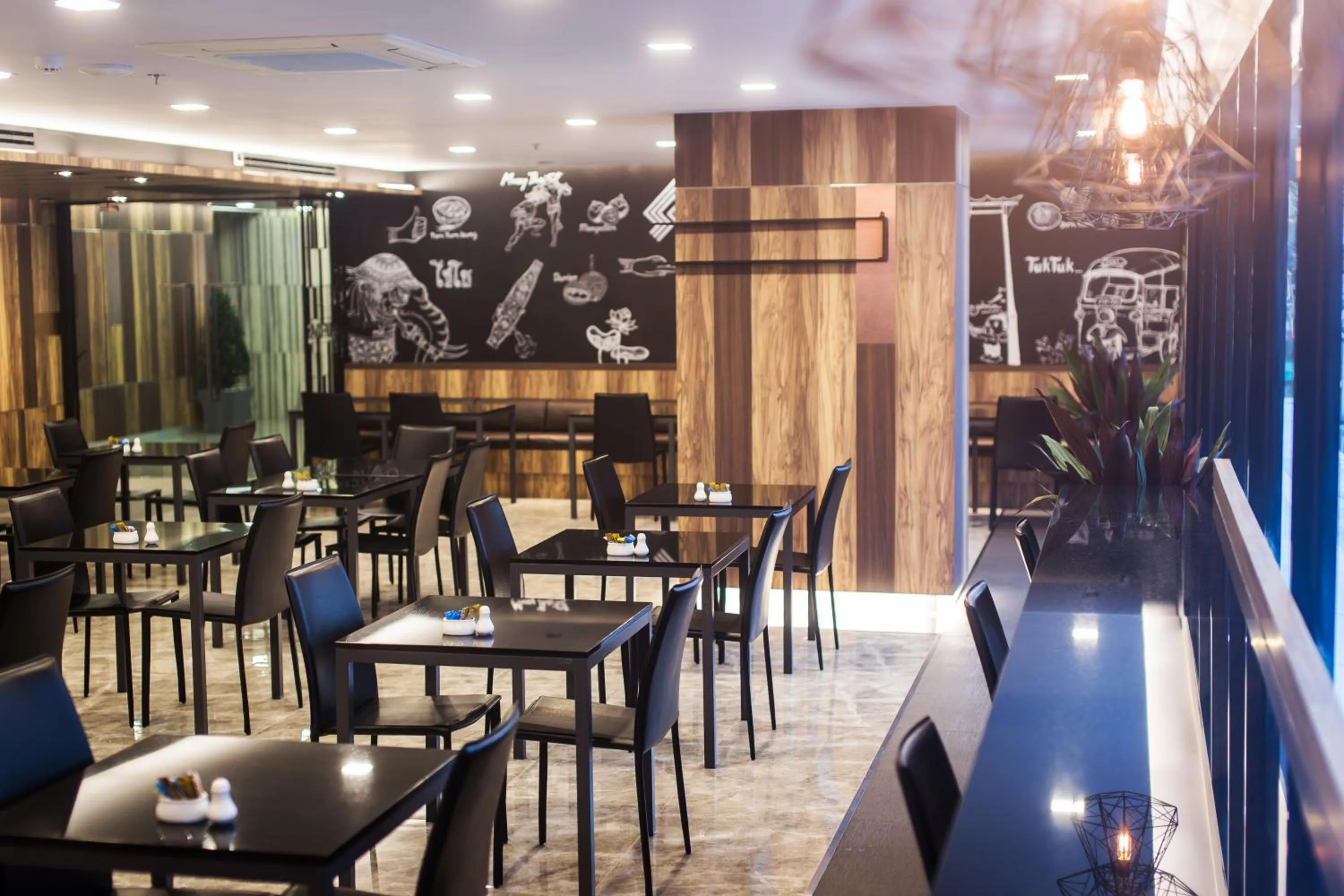 Restaurant/places to eat in Spenza Hotel