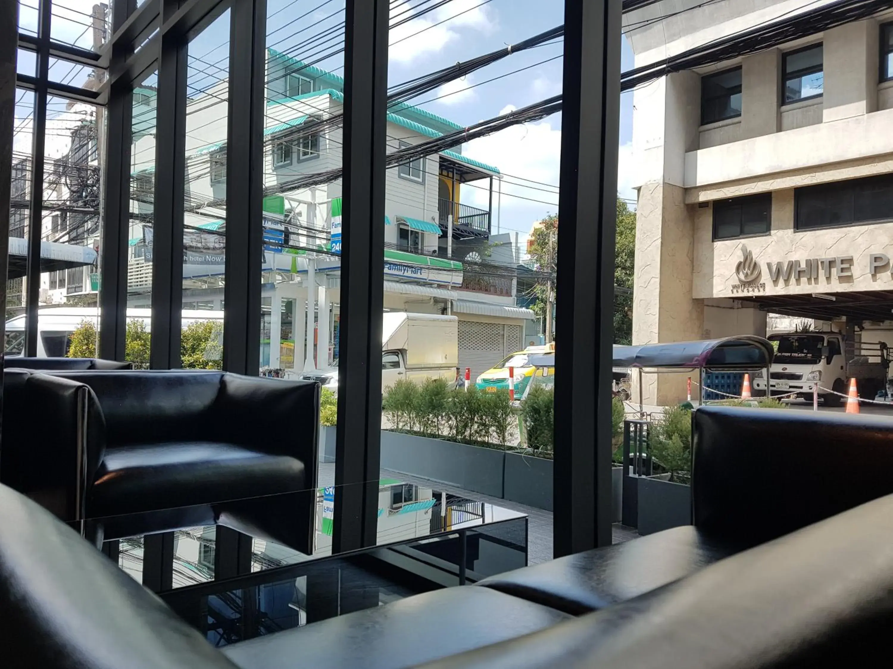 Facade/entrance in Spenza Hotel Facade/entrance in Spenza Hotel