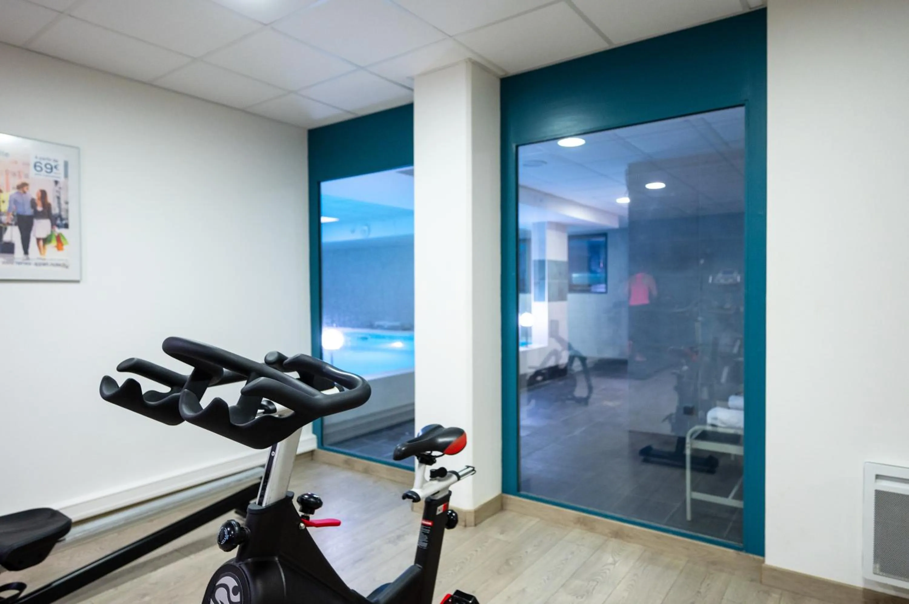 Fitness centre/facilities in Nemea Appart Hotel Quai Victor Tours Centre