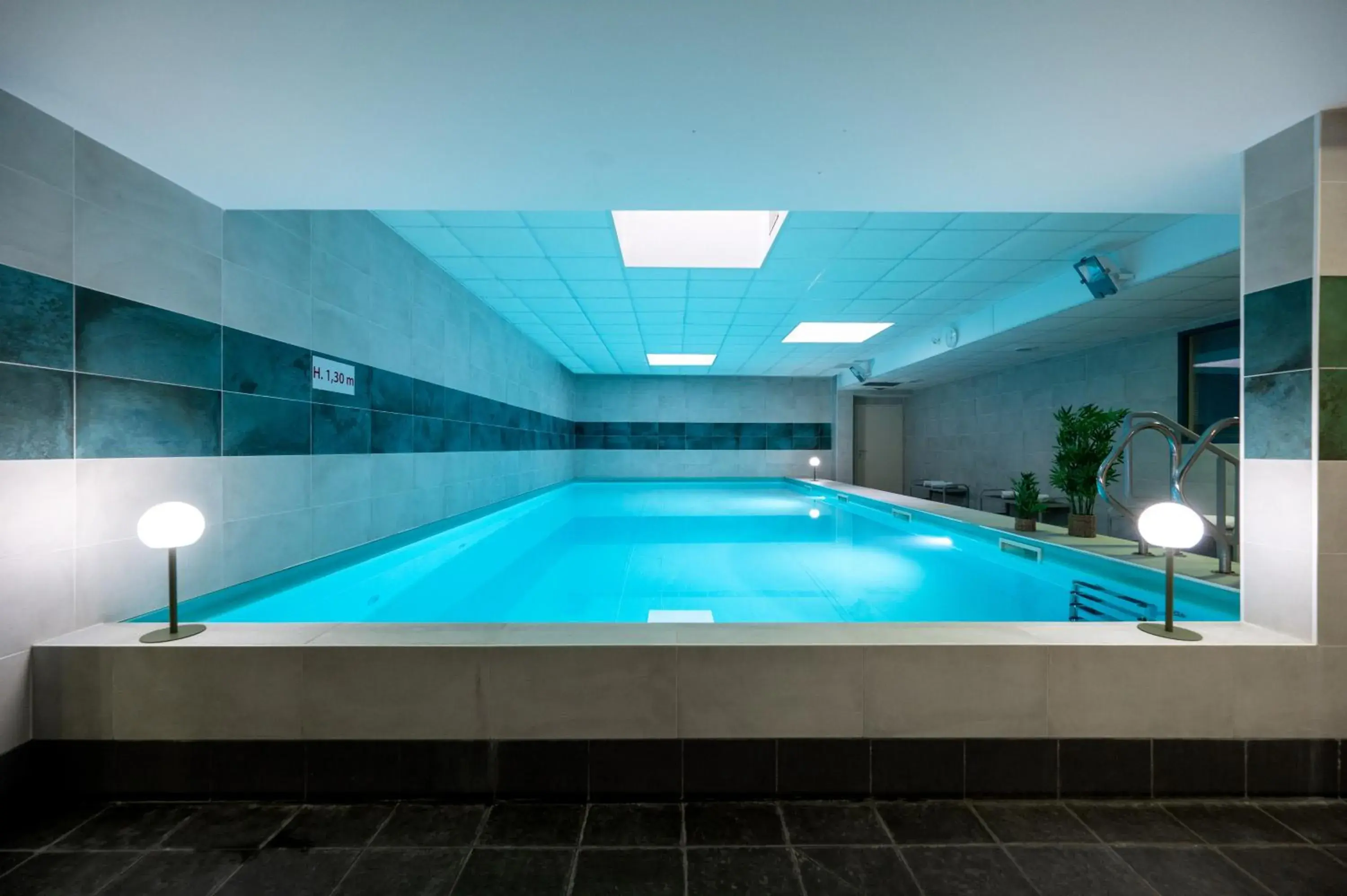 Swimming pool in Nemea Appart Hotel Quai Victor Tours Centre Swimming pool in Nemea Appart Hotel Quai Victor Tours Centre