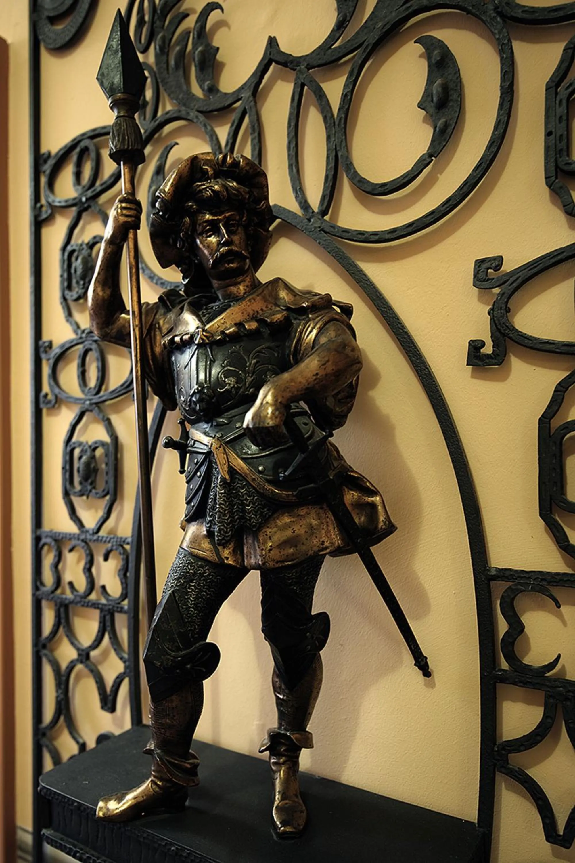 Decorative detail in Gotikhotel Frenzelhof