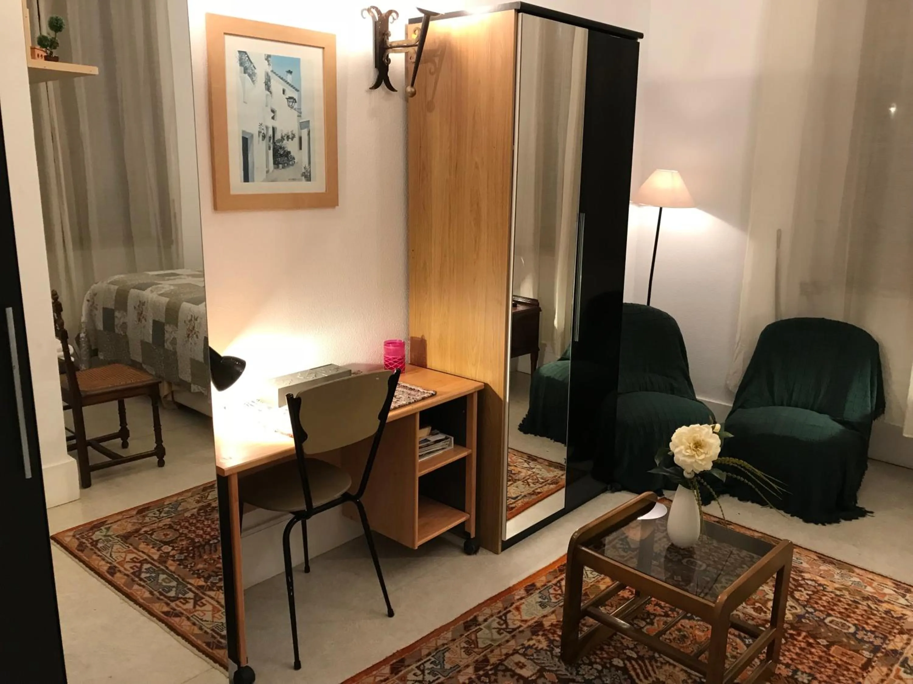 Seating area in Victorian Lodge