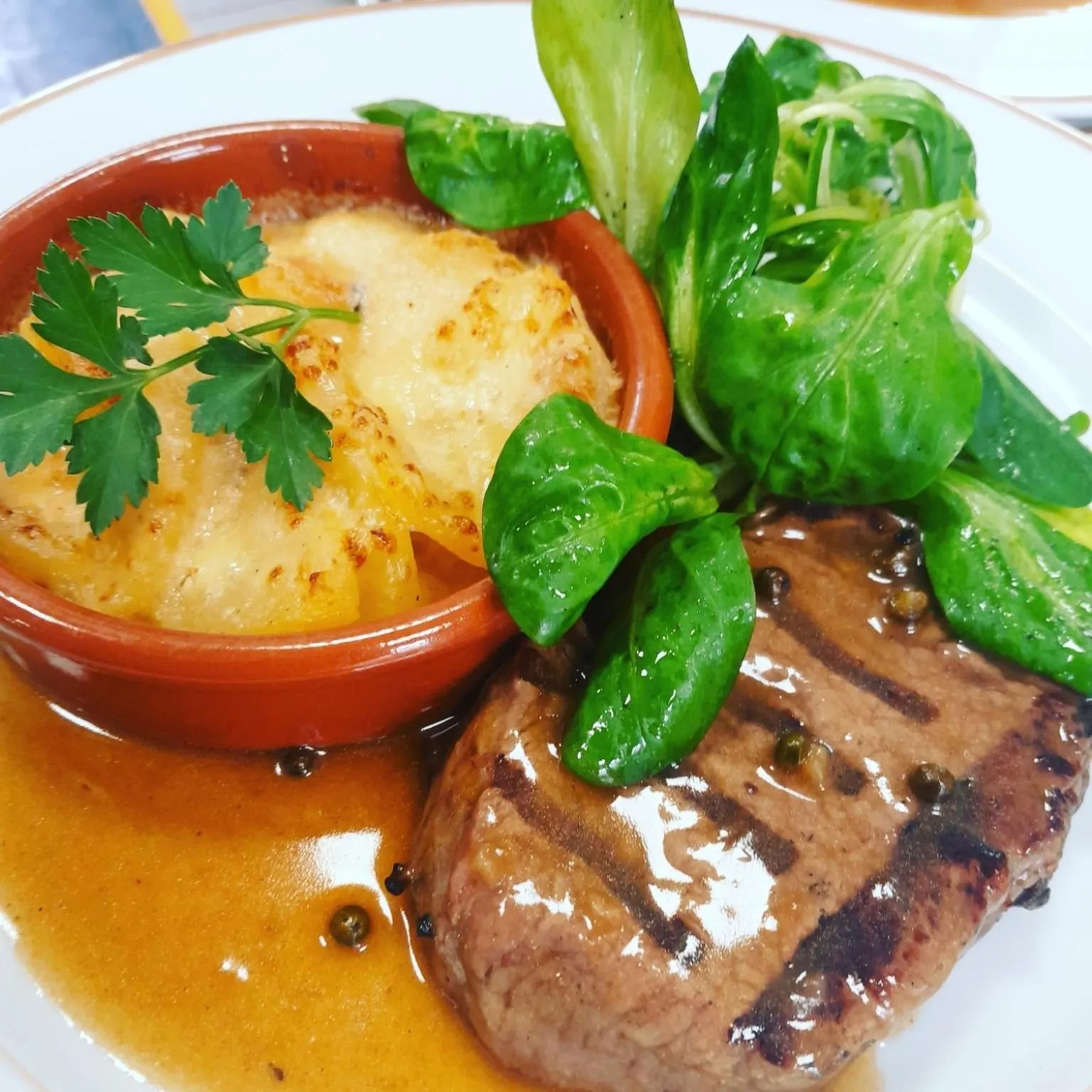 Food and drinks in Chateau De Riverie chambres et table d'hôtes