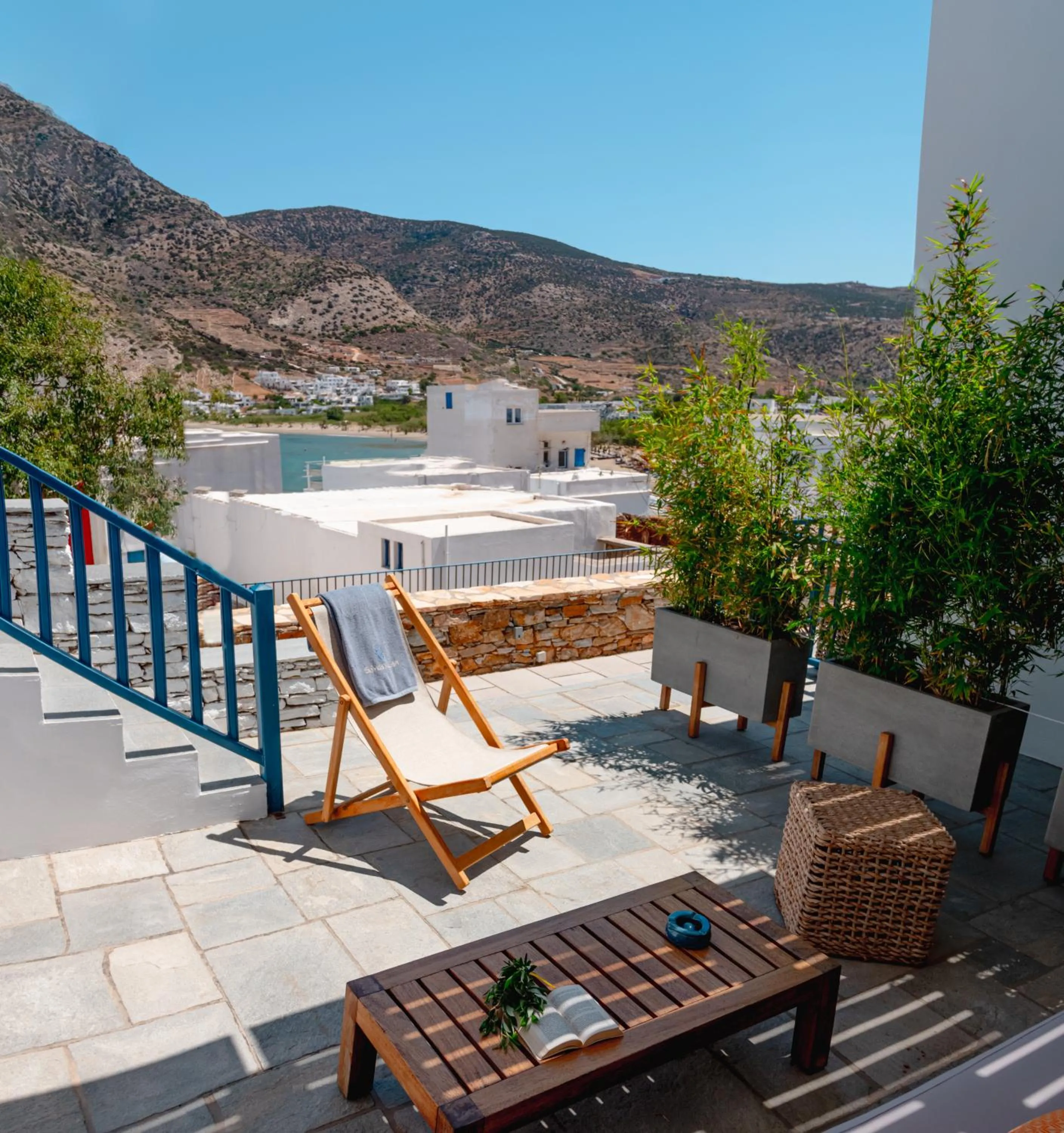 Patio in Sifnos House - Rooms and SPA