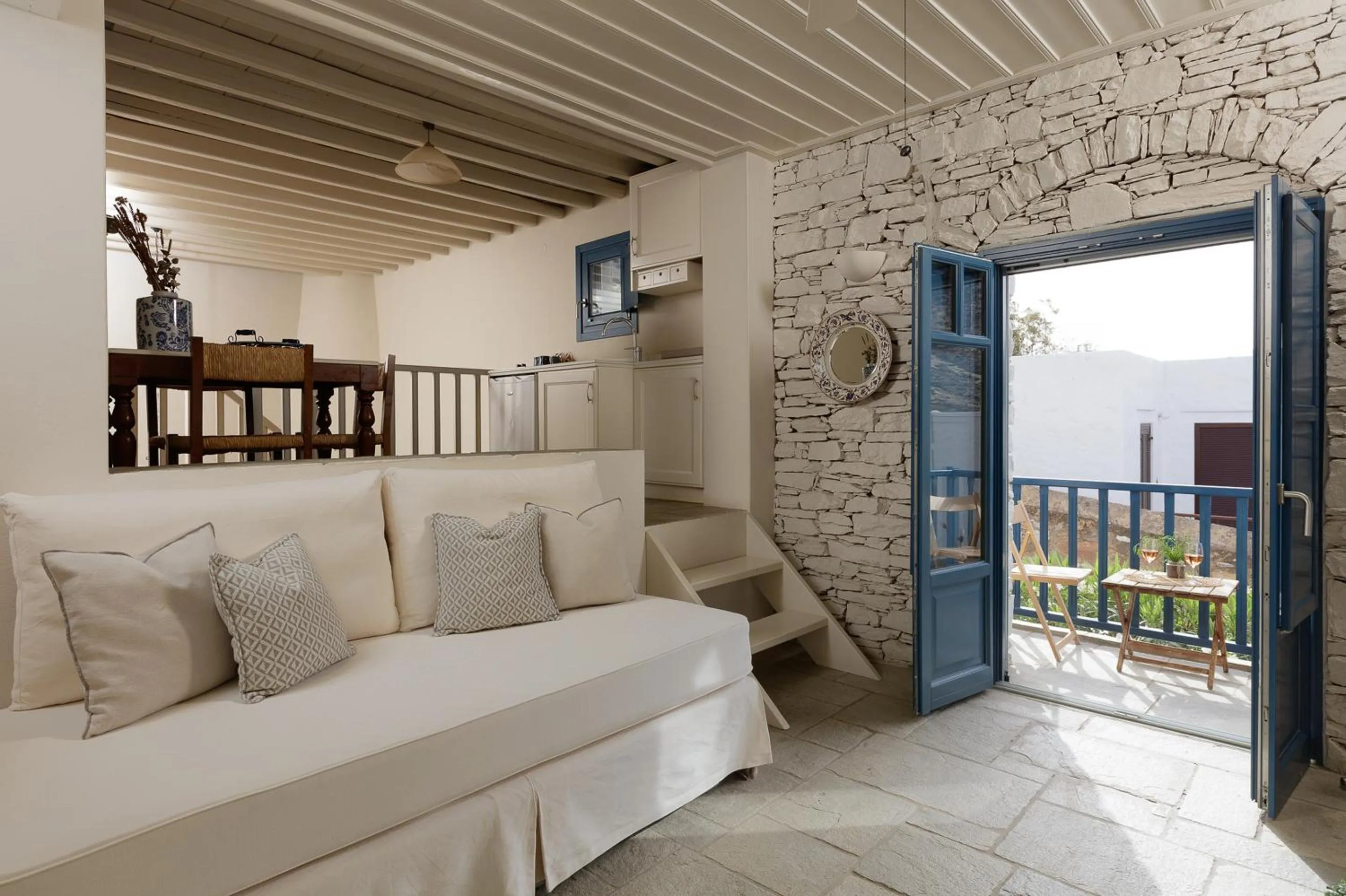 Decorative detail in Sifnos House - Rooms and SPA