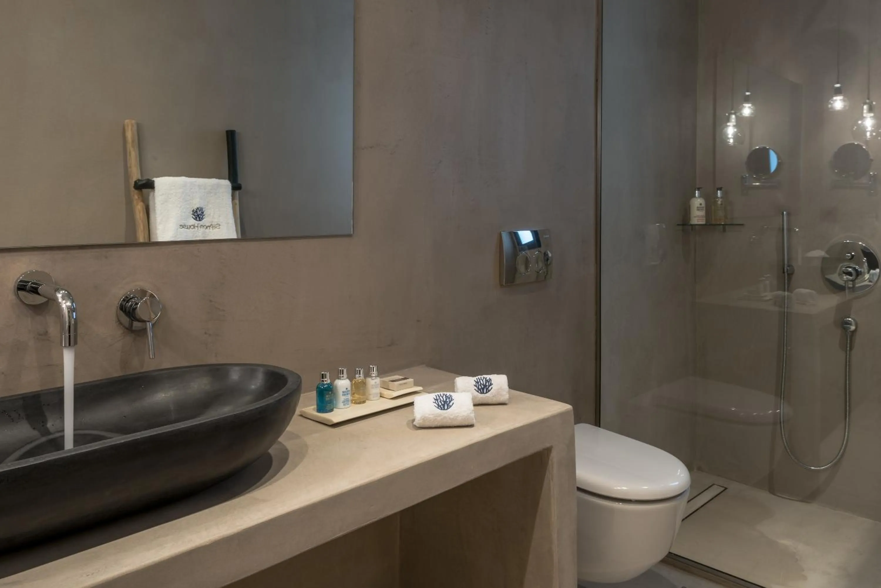 Shower in Sifnos House - Rooms and SPA