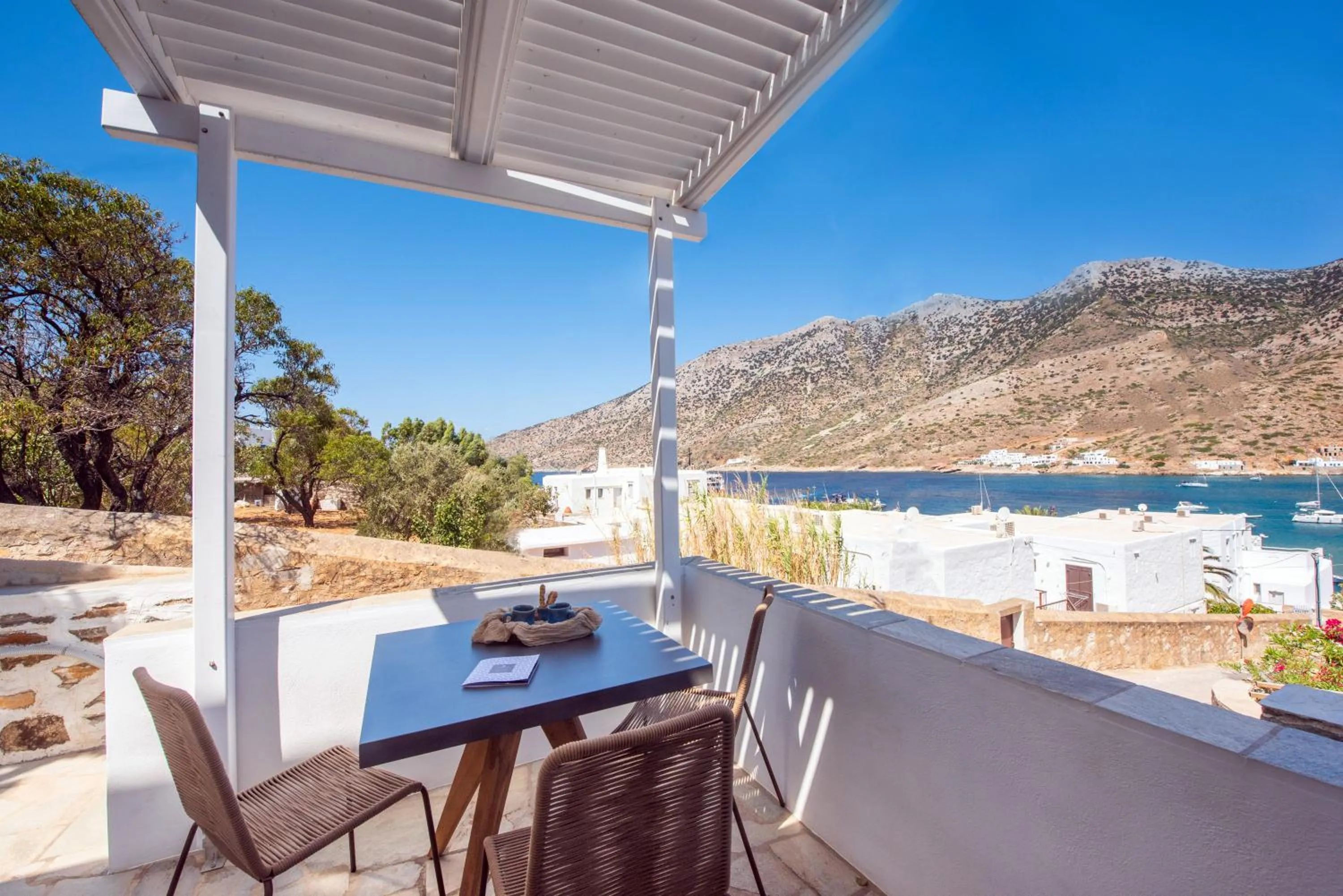 Balcony/Terrace in Sifnos House - Rooms and SPA