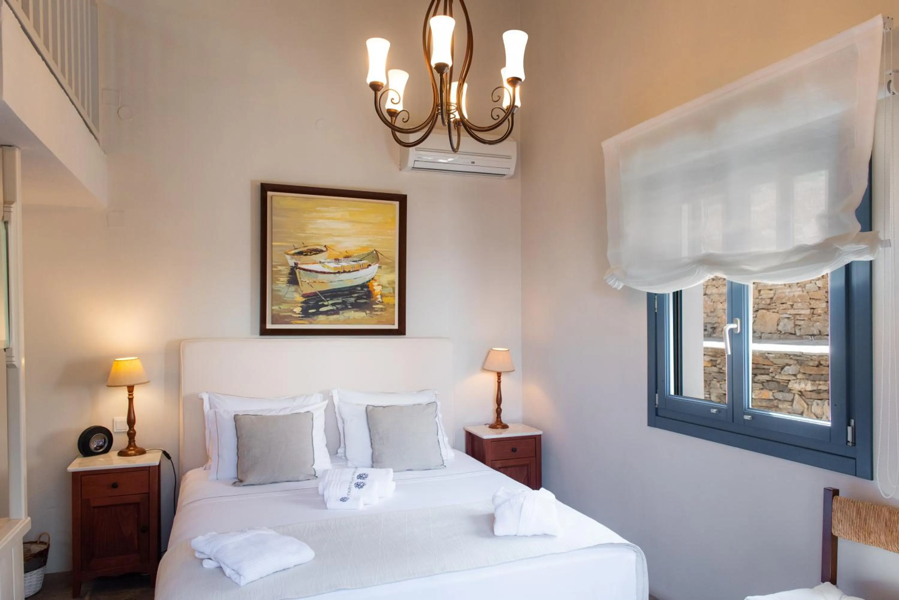 Bed in Sifnos House - Rooms and SPA