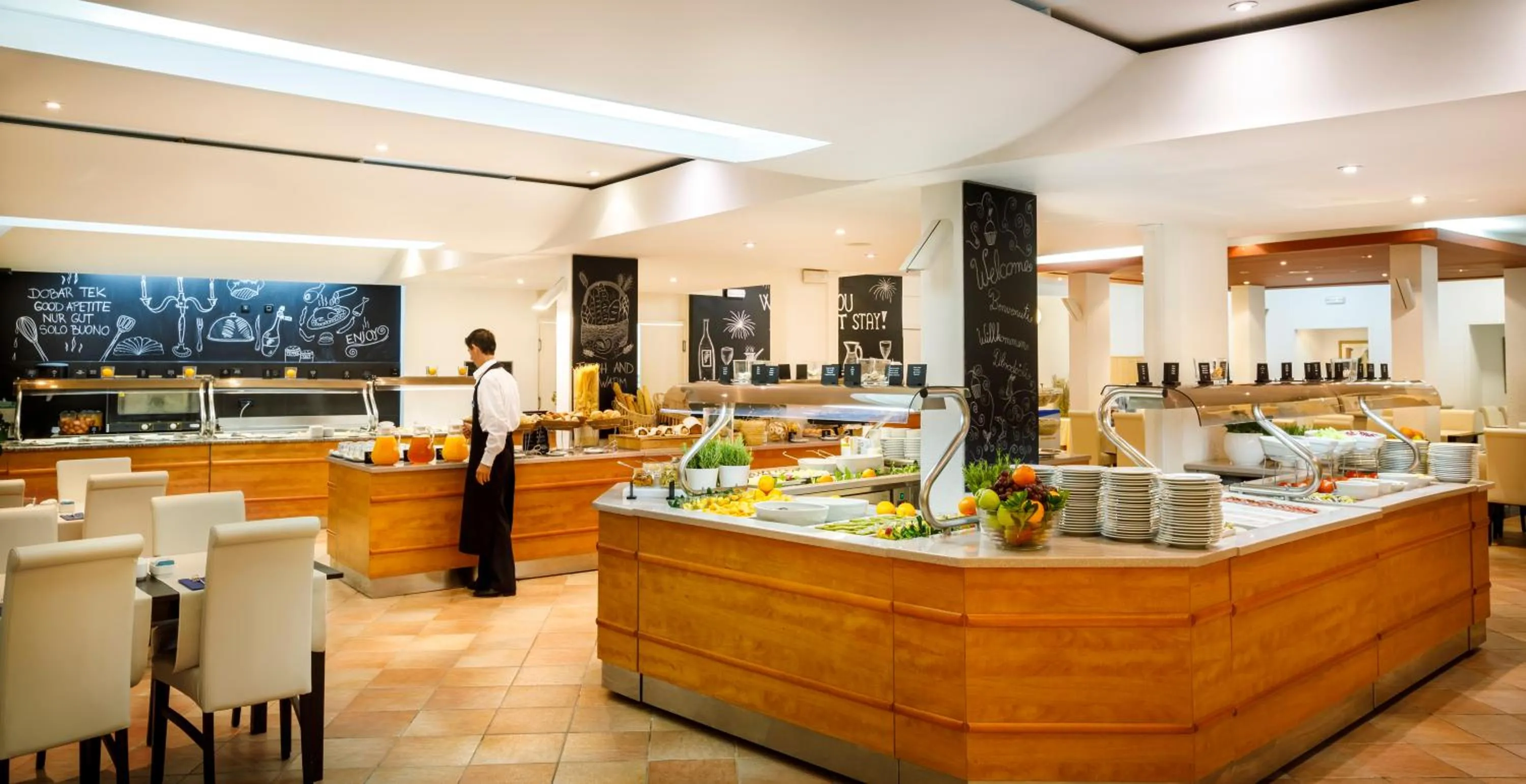 Restaurant/places to eat in Maistra Select Riva Apartments