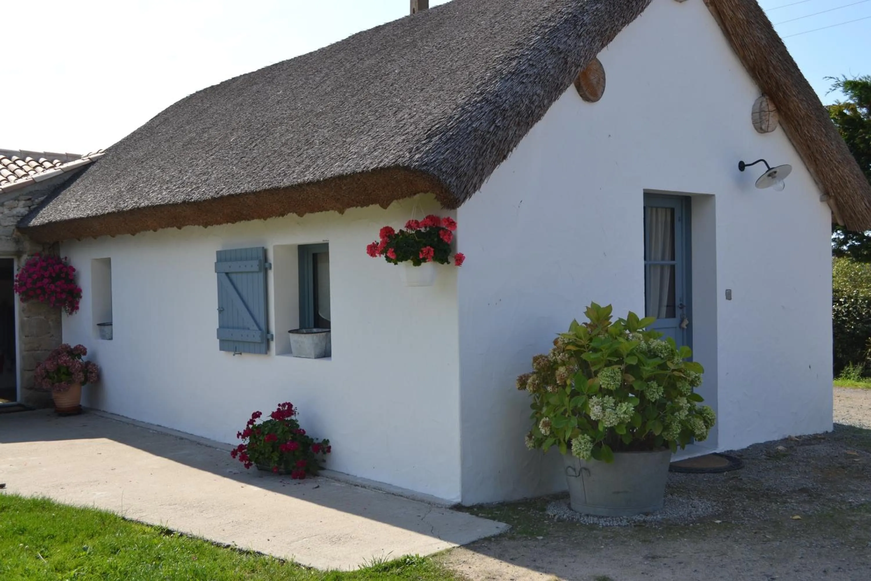 Facade/entrance in Les Pensions du Joslin