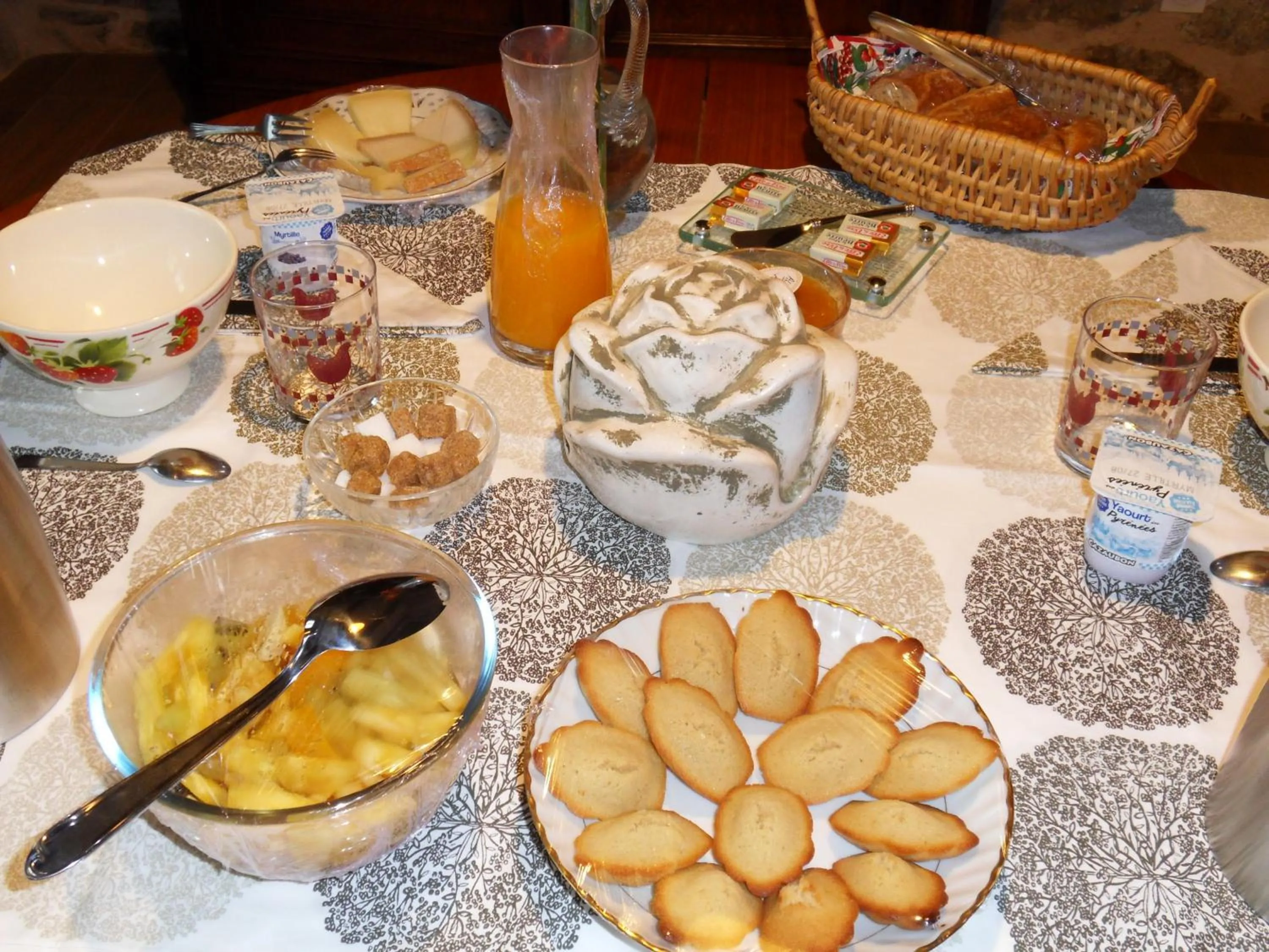 Food and drinks in chambres et table d'hôtes du Péré