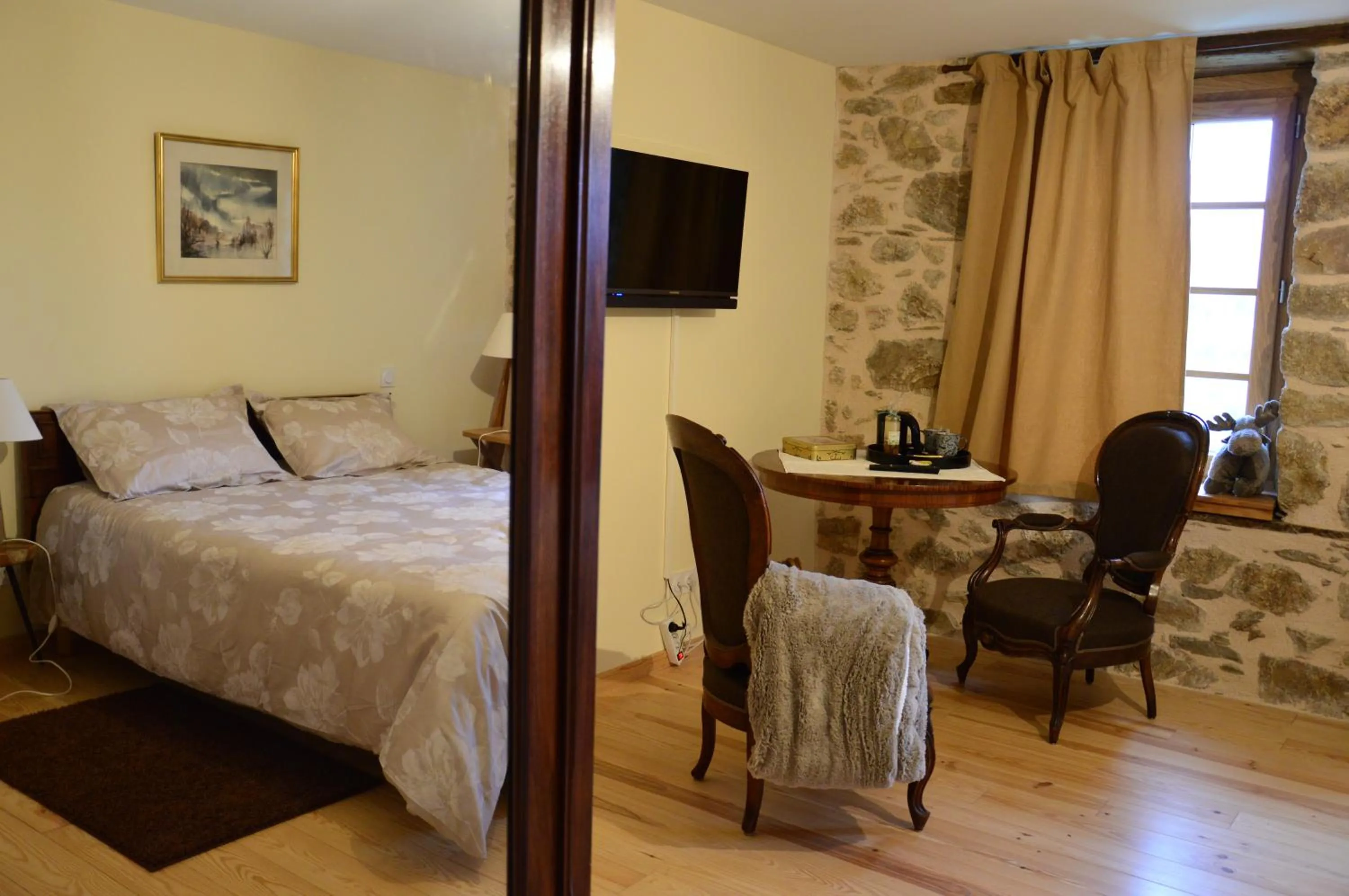 Decorative detail, Bed in chambres et table d'hôtes du Péré