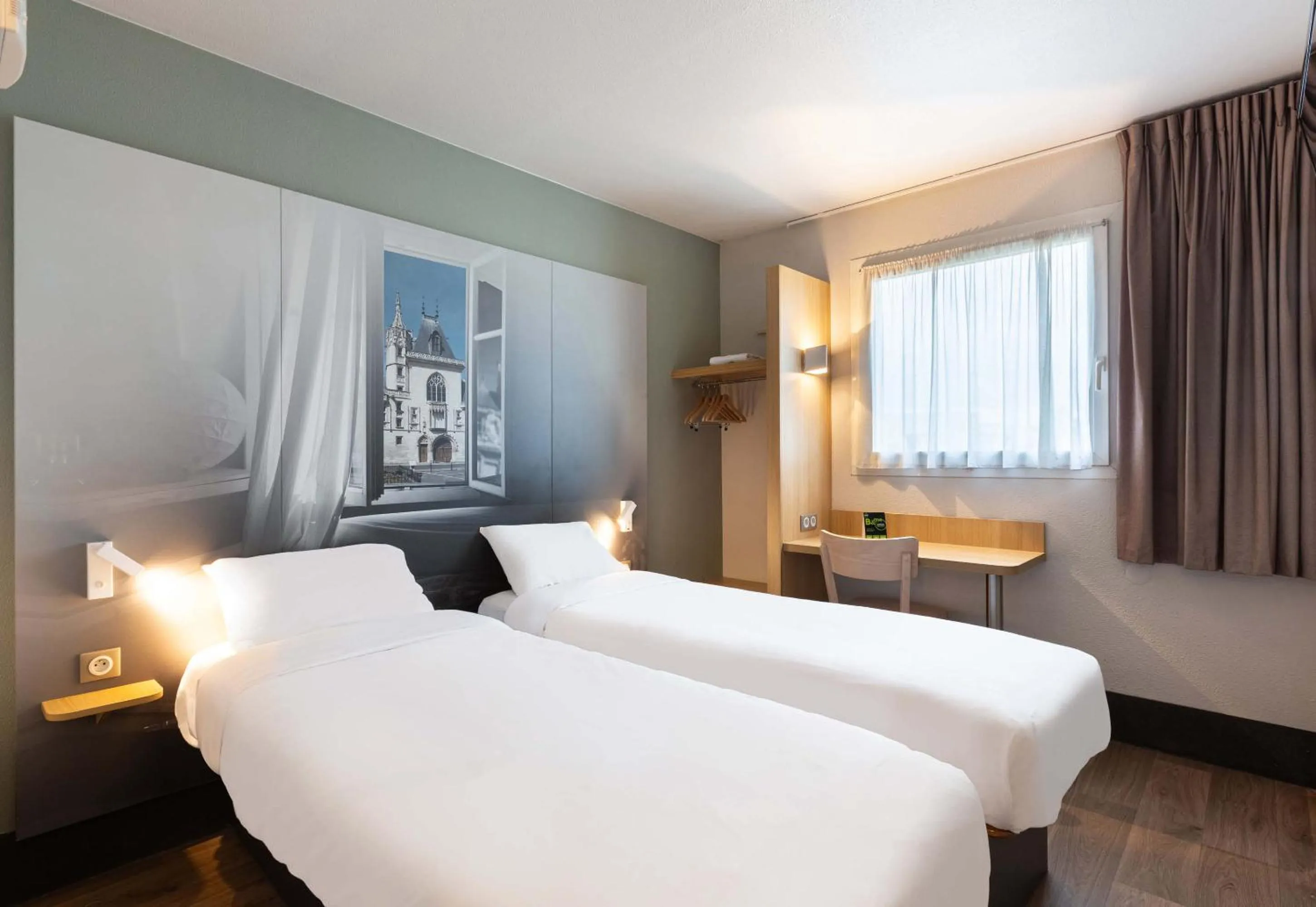 Bedroom, Bed in B&B HOTEL Bourges 2