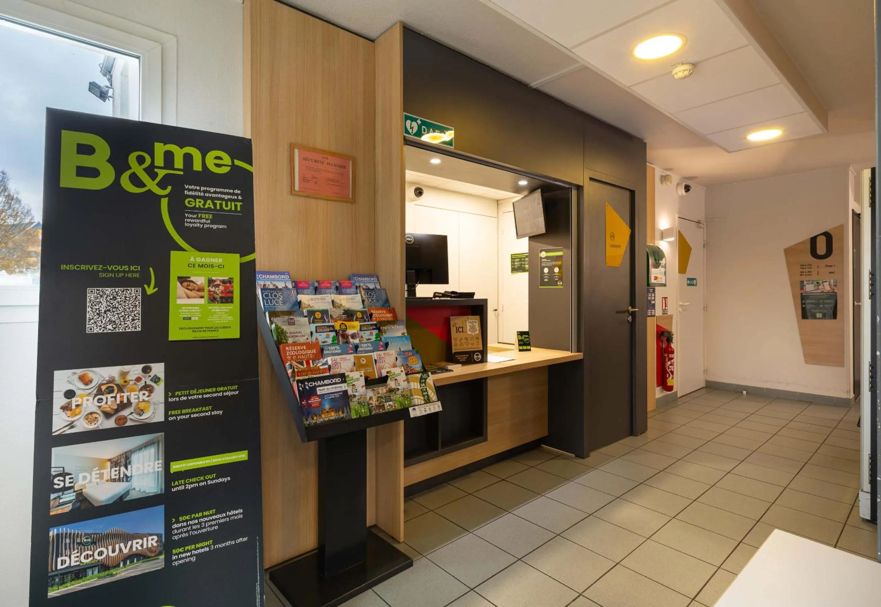 Lobby or reception in B&B HOTEL Bourges 2