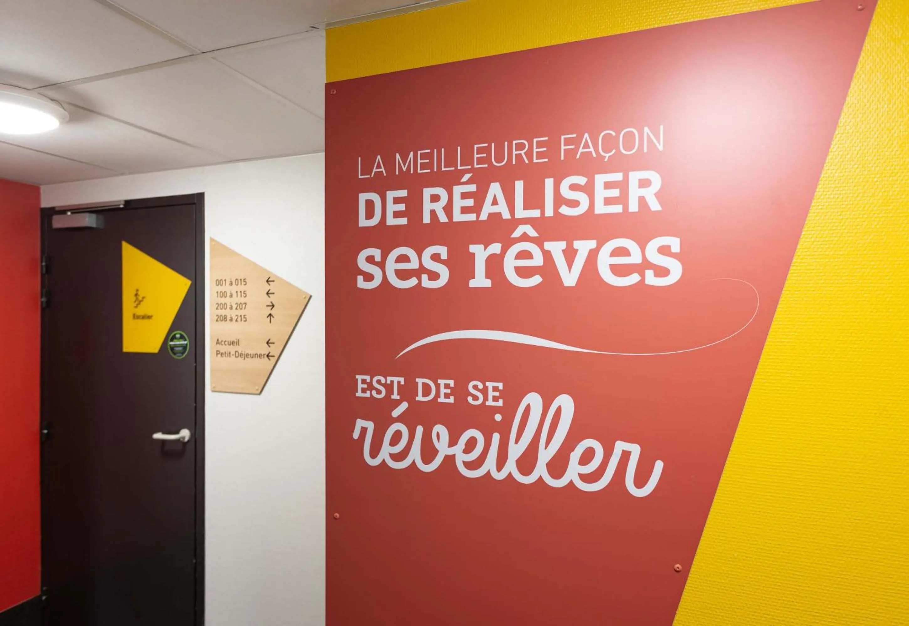 Decorative detail in B&B HOTEL Bourges 2