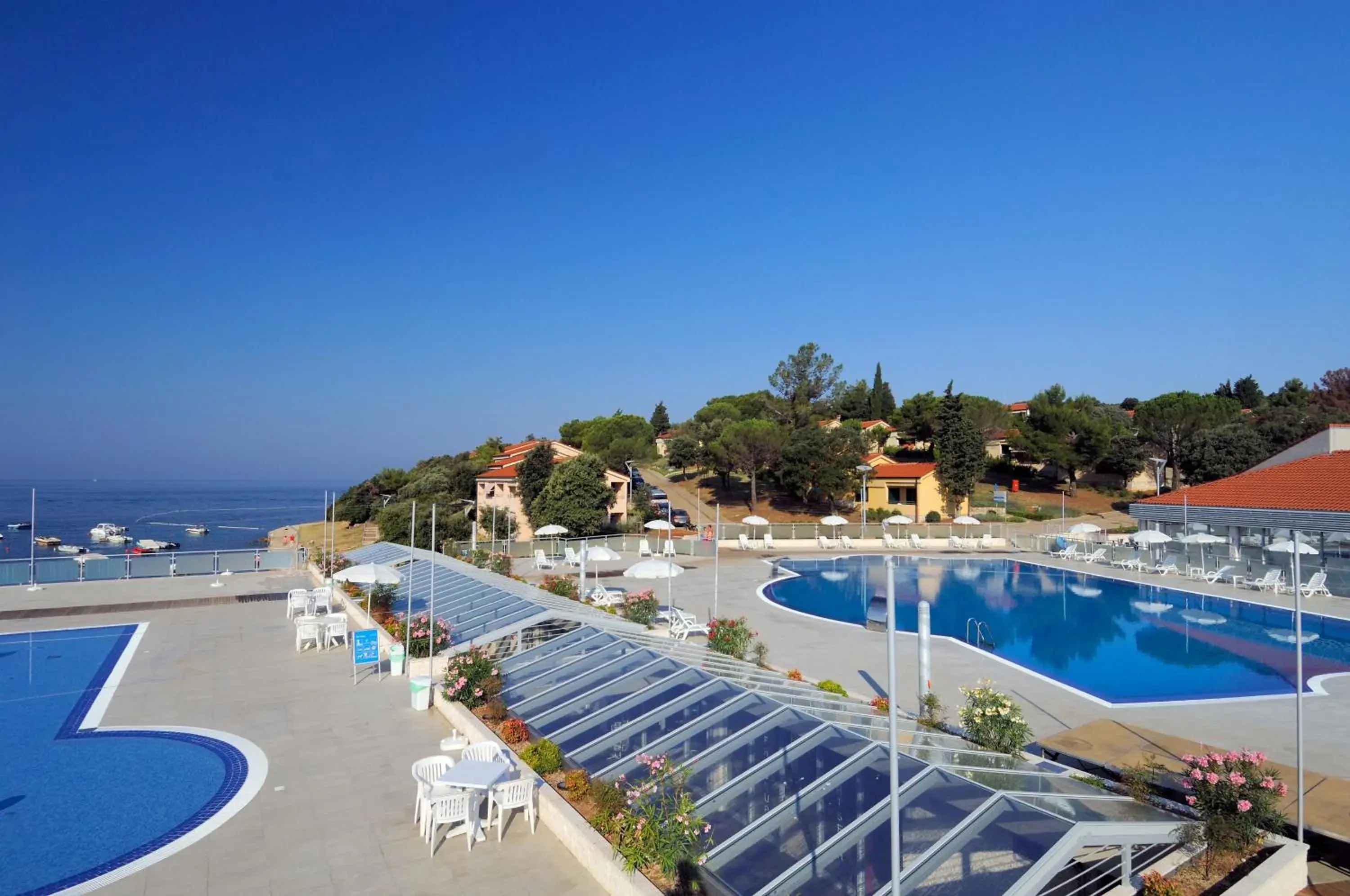 Swimming pool, Pool View in Resort Petalon