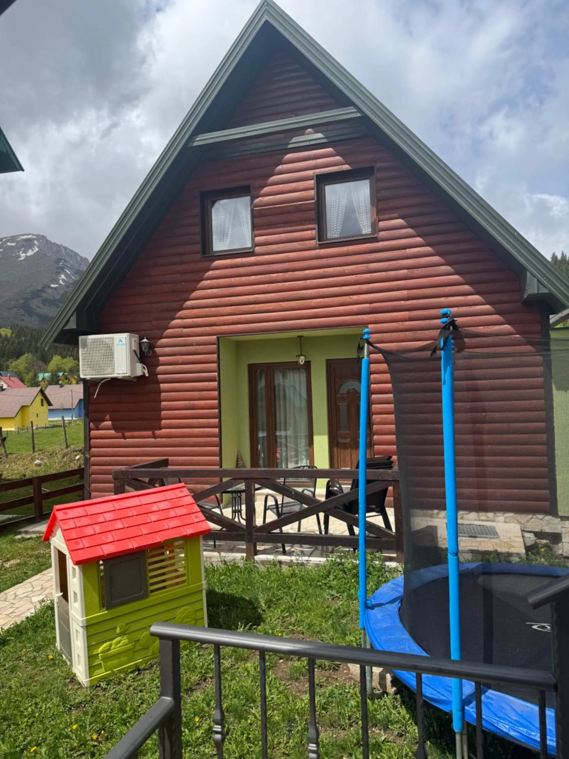 Holiday Homes Durmitorski Gaj