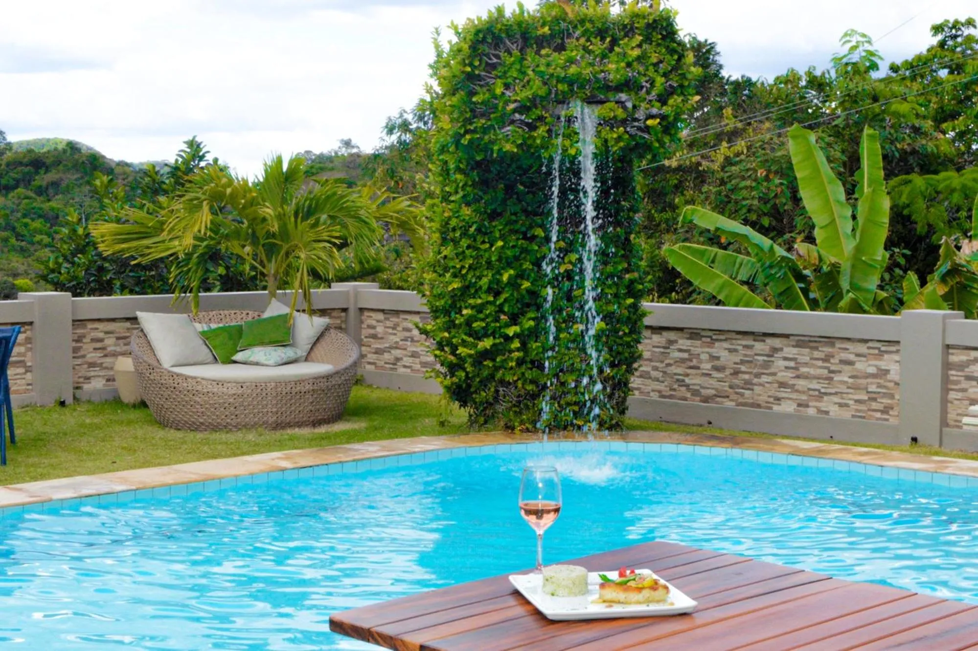 Swimming pool in Le Rêve Pousada e Restaurante