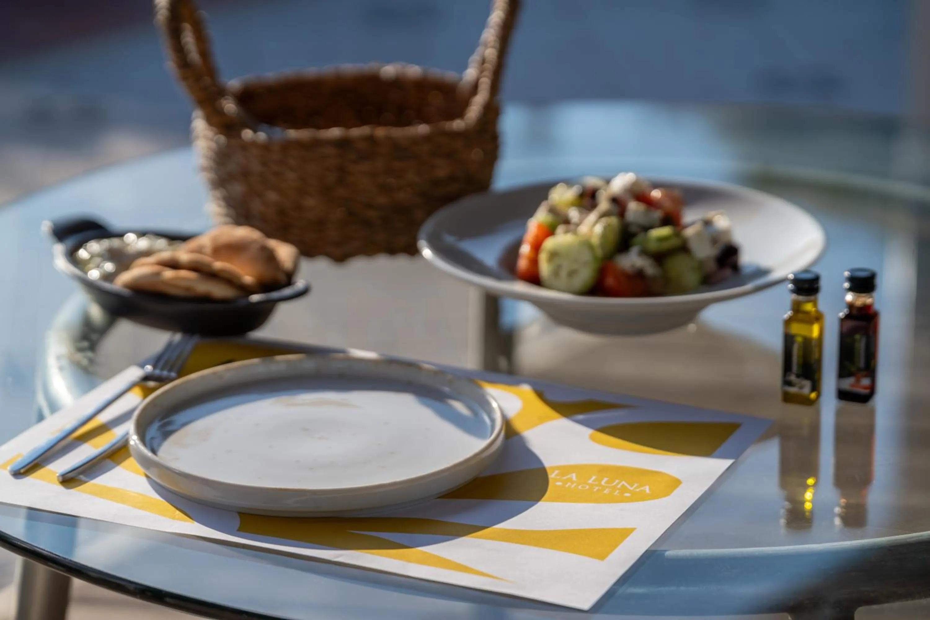 Food and drinks in La Luna Hotel