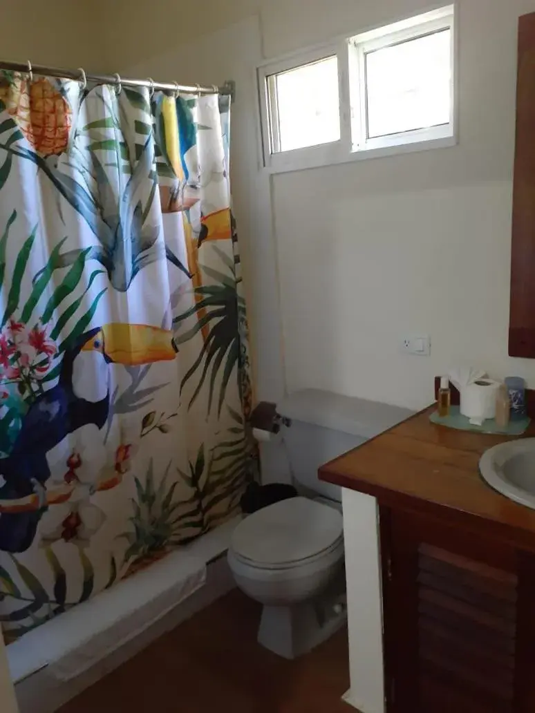 Basic Triple Room in Villa Carolina Bed and Breakfast Basic Triple Room in Villa Carolina Bed and Breakfast