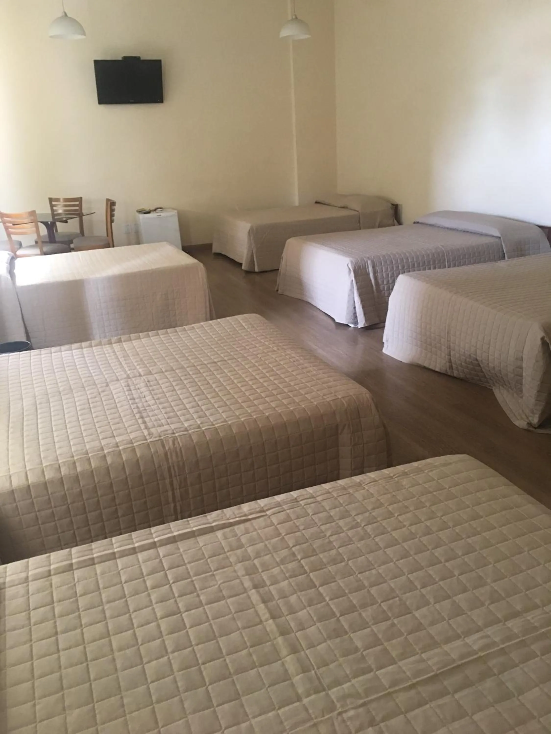 Photo of the whole room, Bed in Hotel Globo Rio