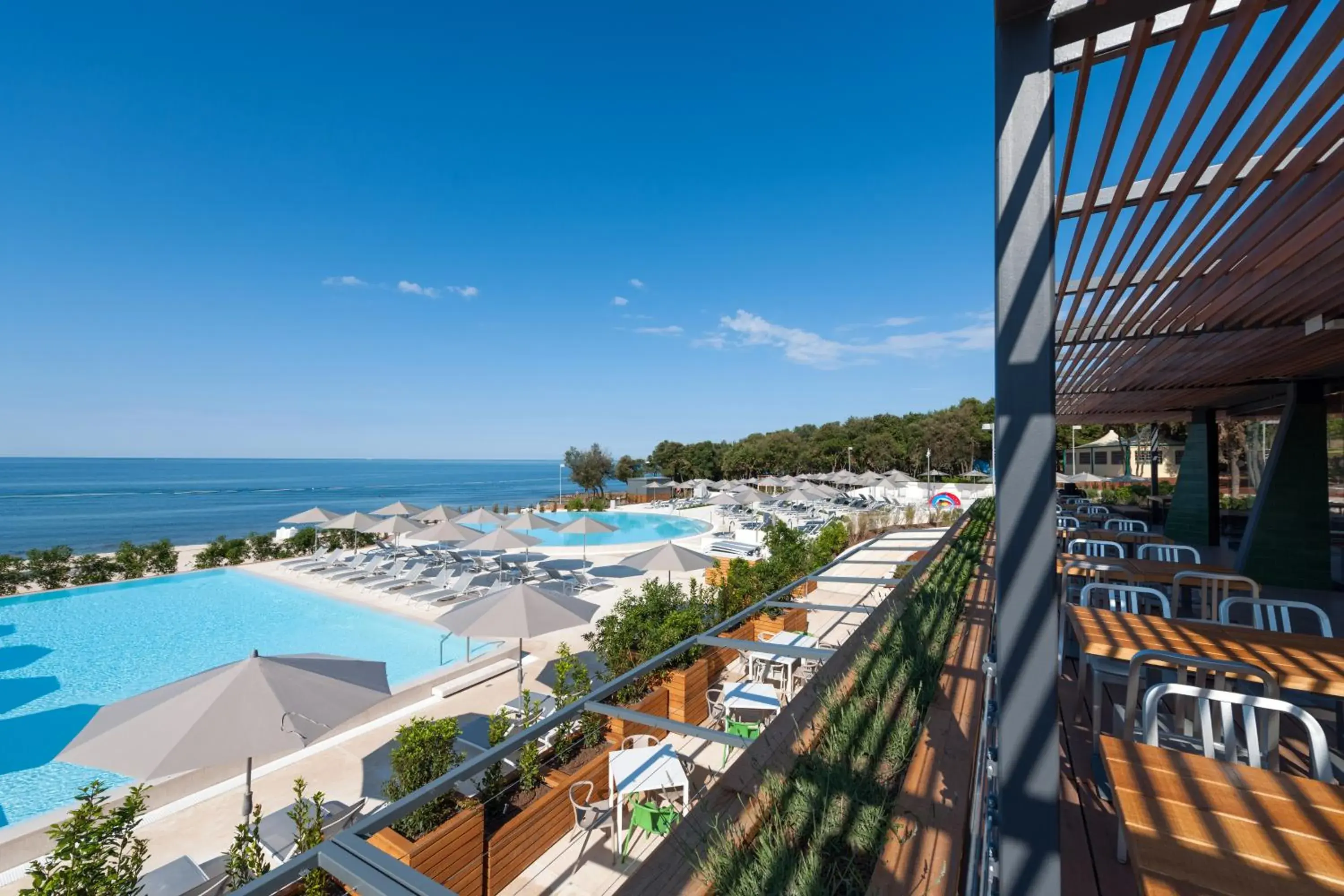 Restaurant/places to eat, Pool View in Maistra Select Amarin Resort