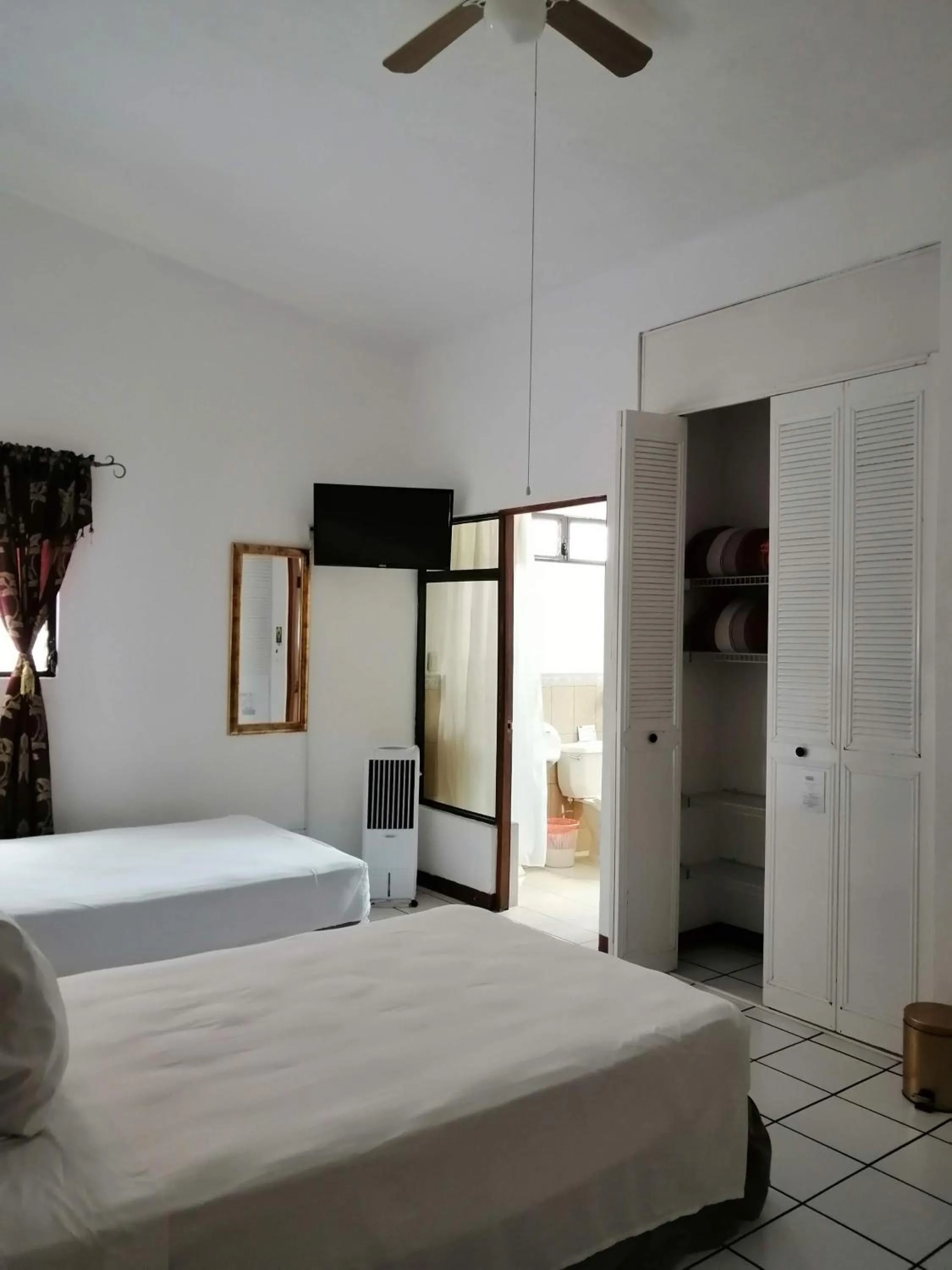 Bed in Novohostal B&B