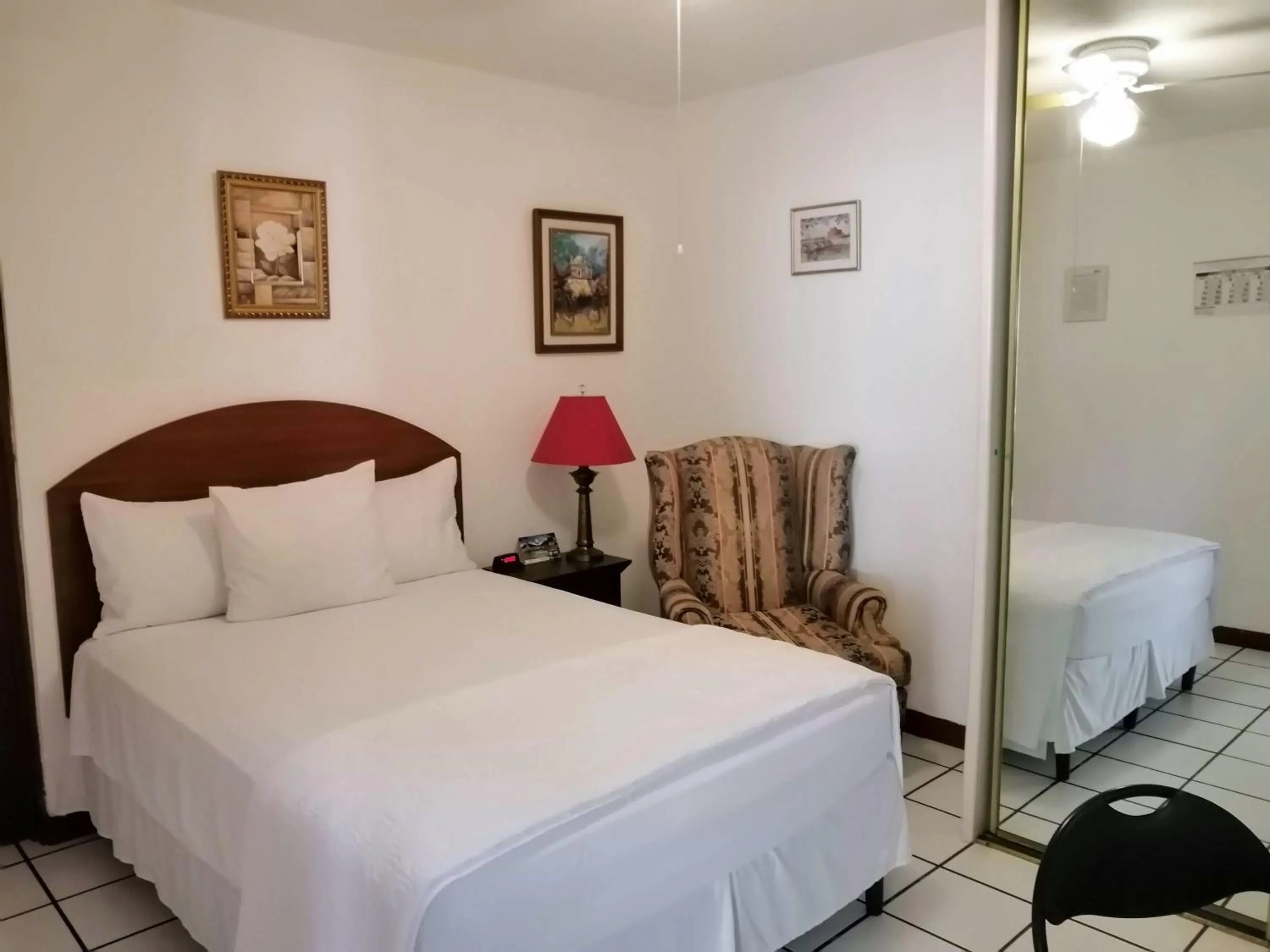 Bed in Novohostal B&B