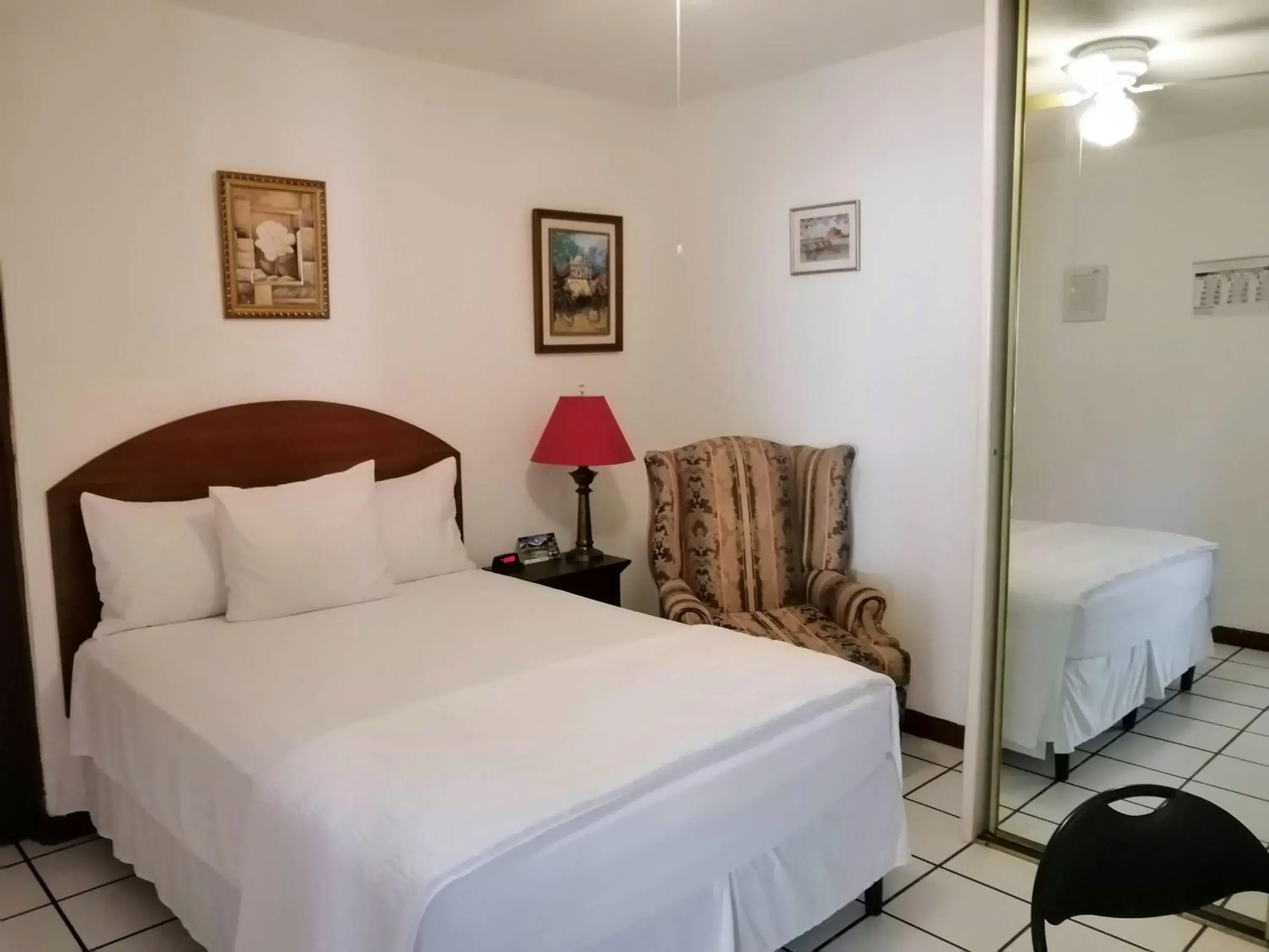 Standard Double Room with Fan - single occupancy in Novohostal B&B Standard Double Room with Fan - single occupancy in Novohostal B&B