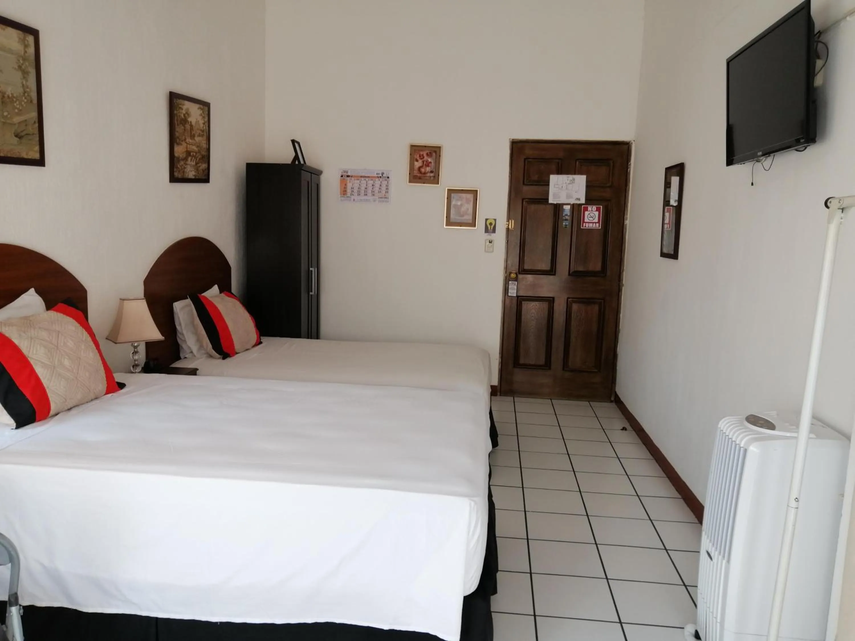 Bed in Novohostal B&B