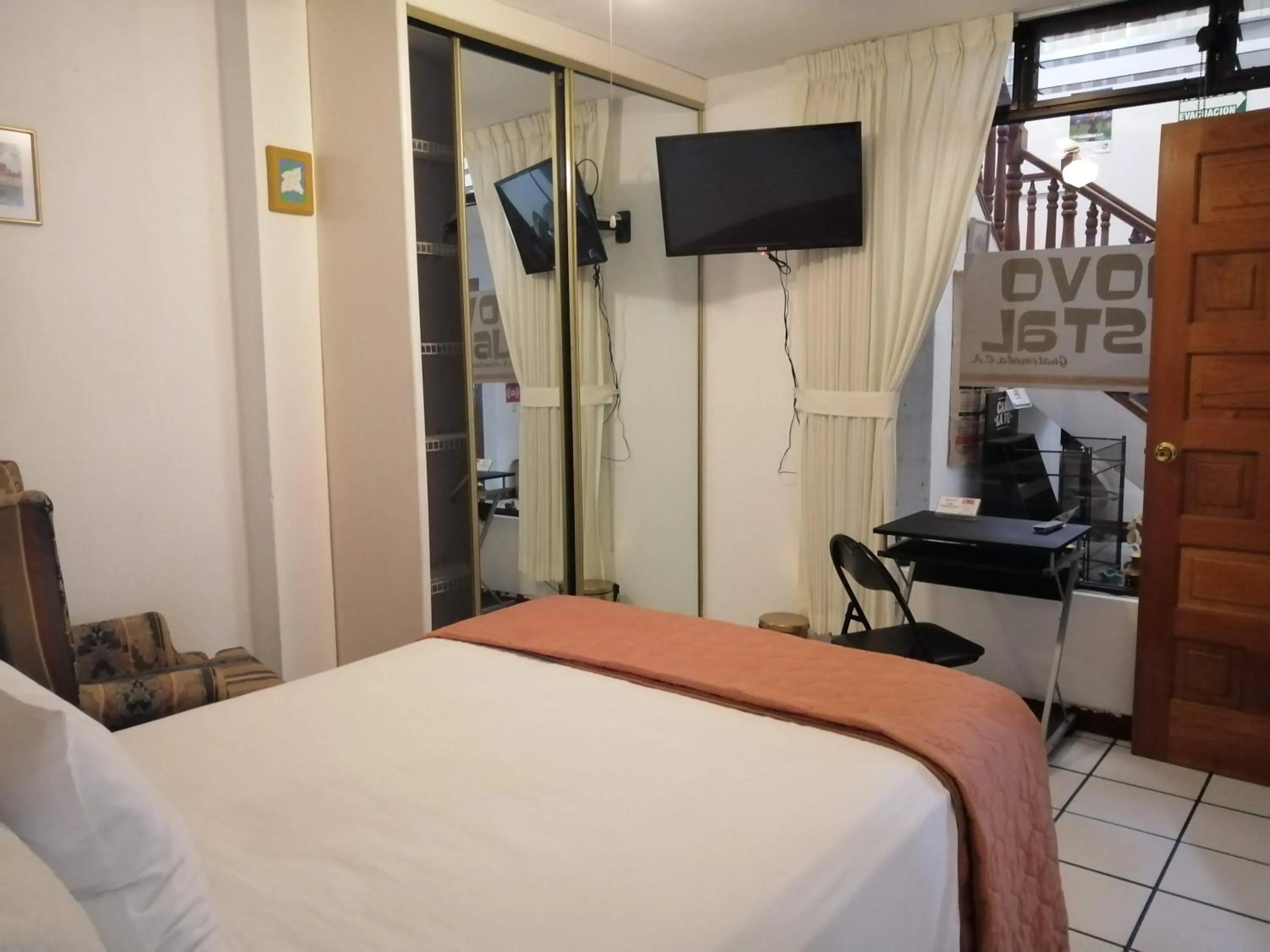 Bed in Novohostal B&B