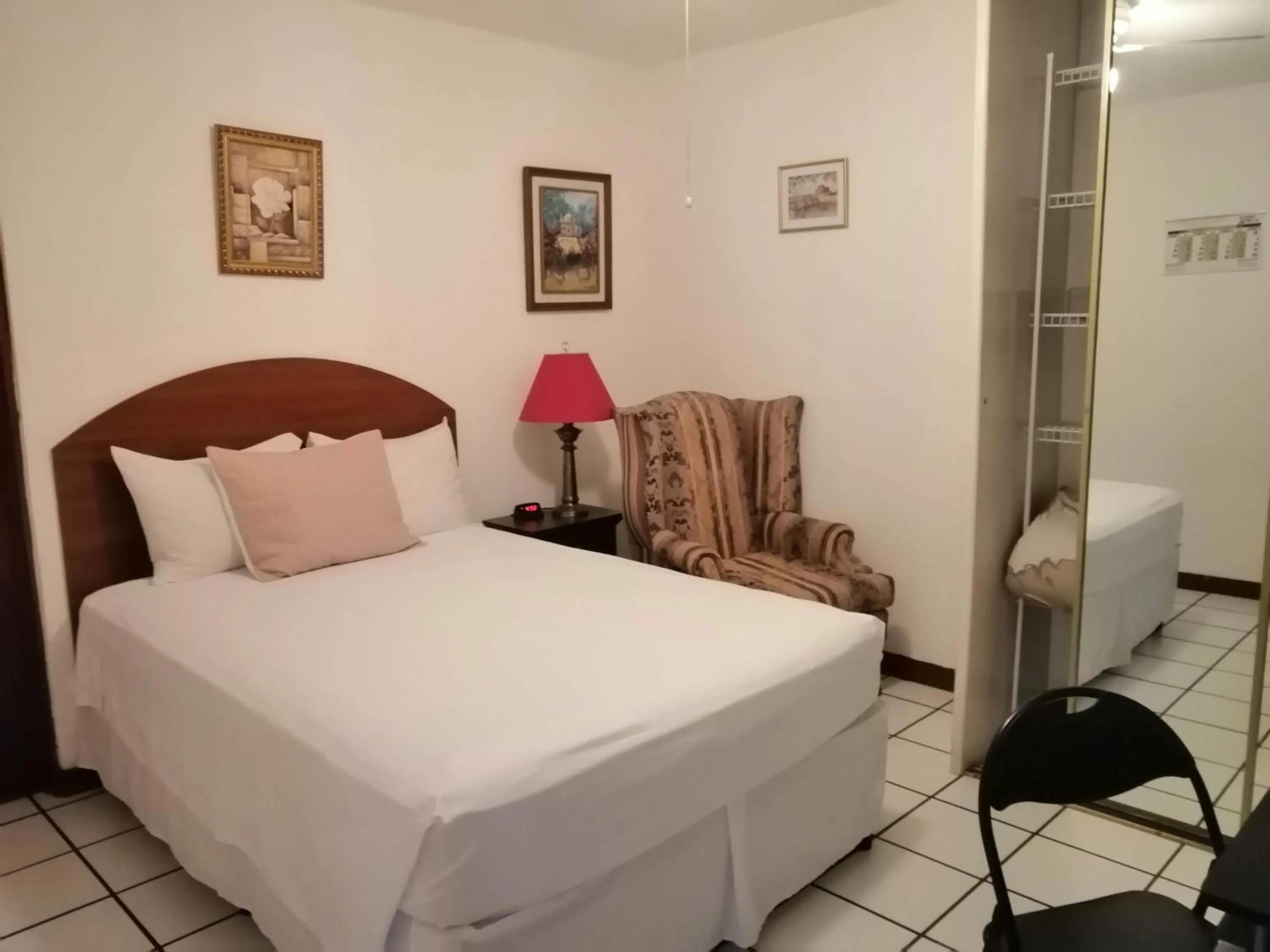 Bed in Novohostal B&B