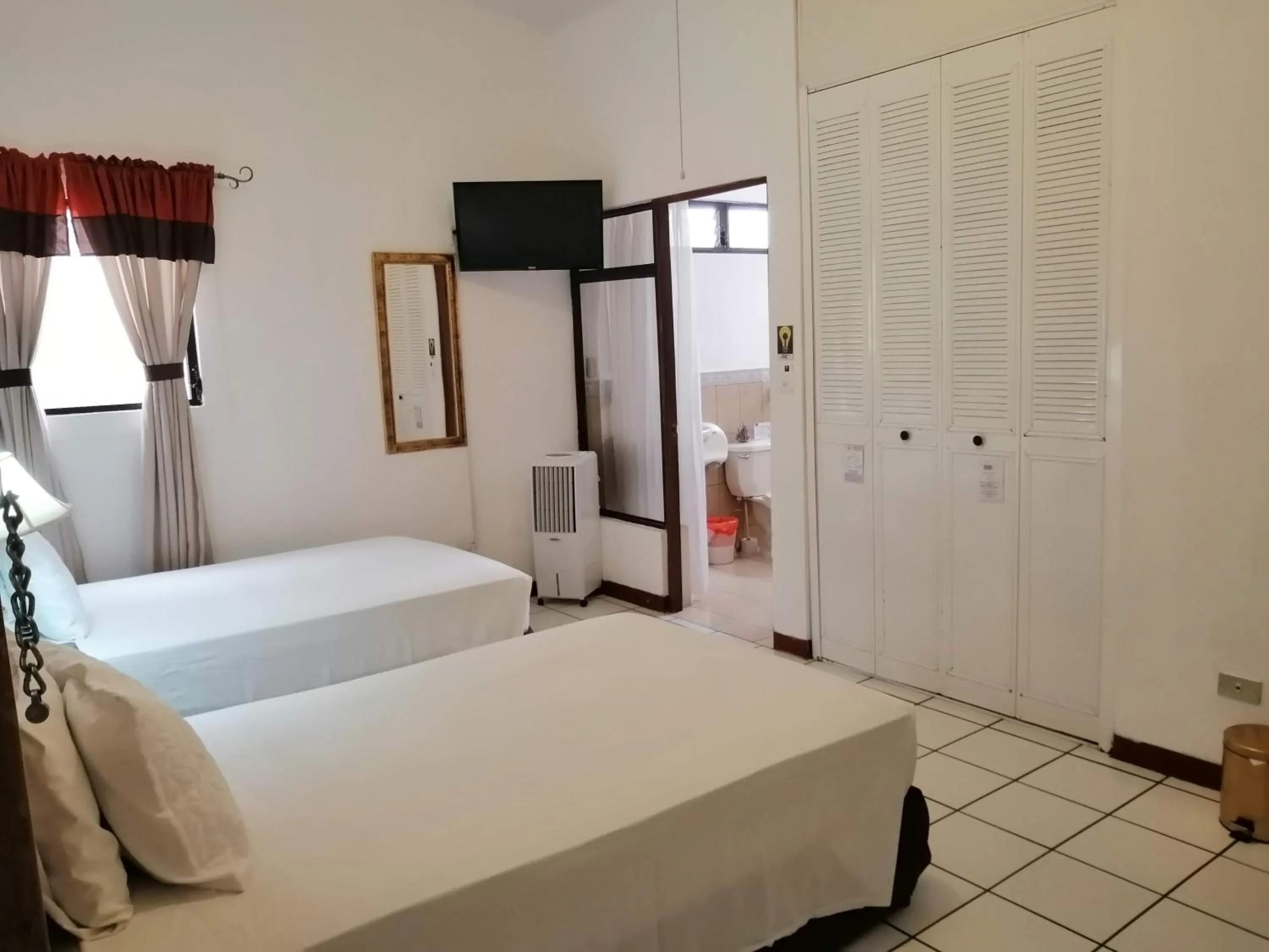 Bed in Novohostal B&B