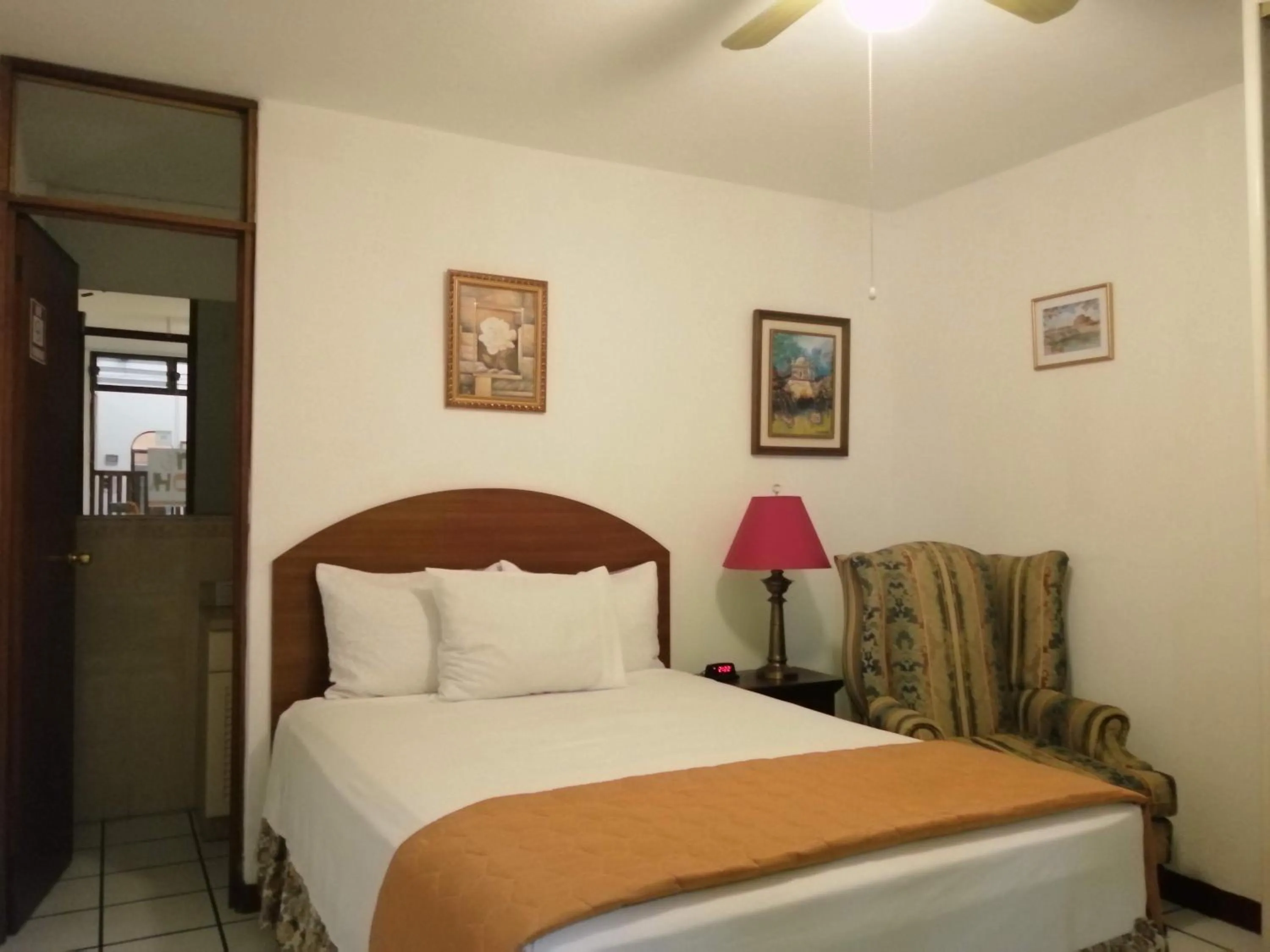 Bed in Novohostal B&B