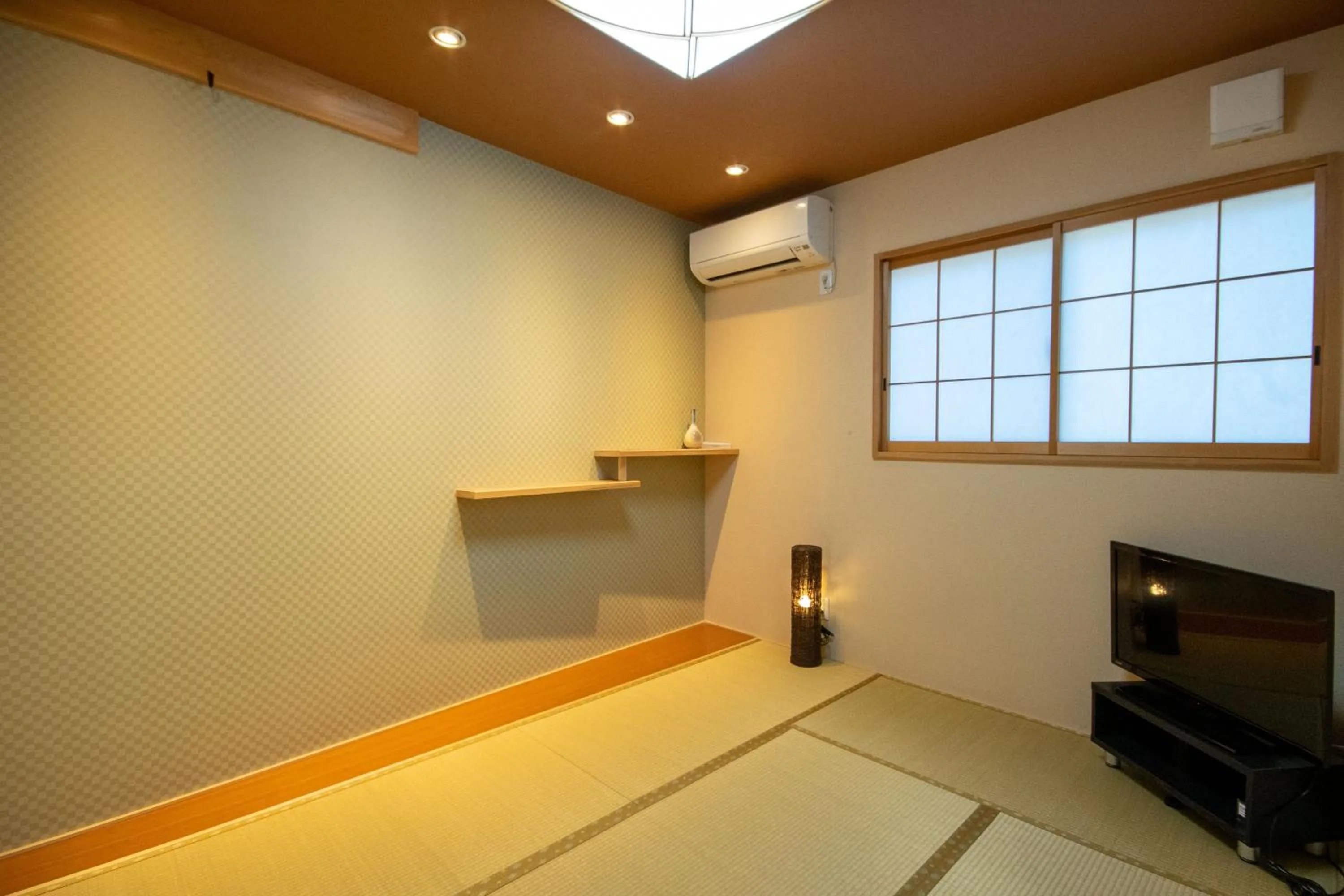 Dining area in Rokuhara Inn