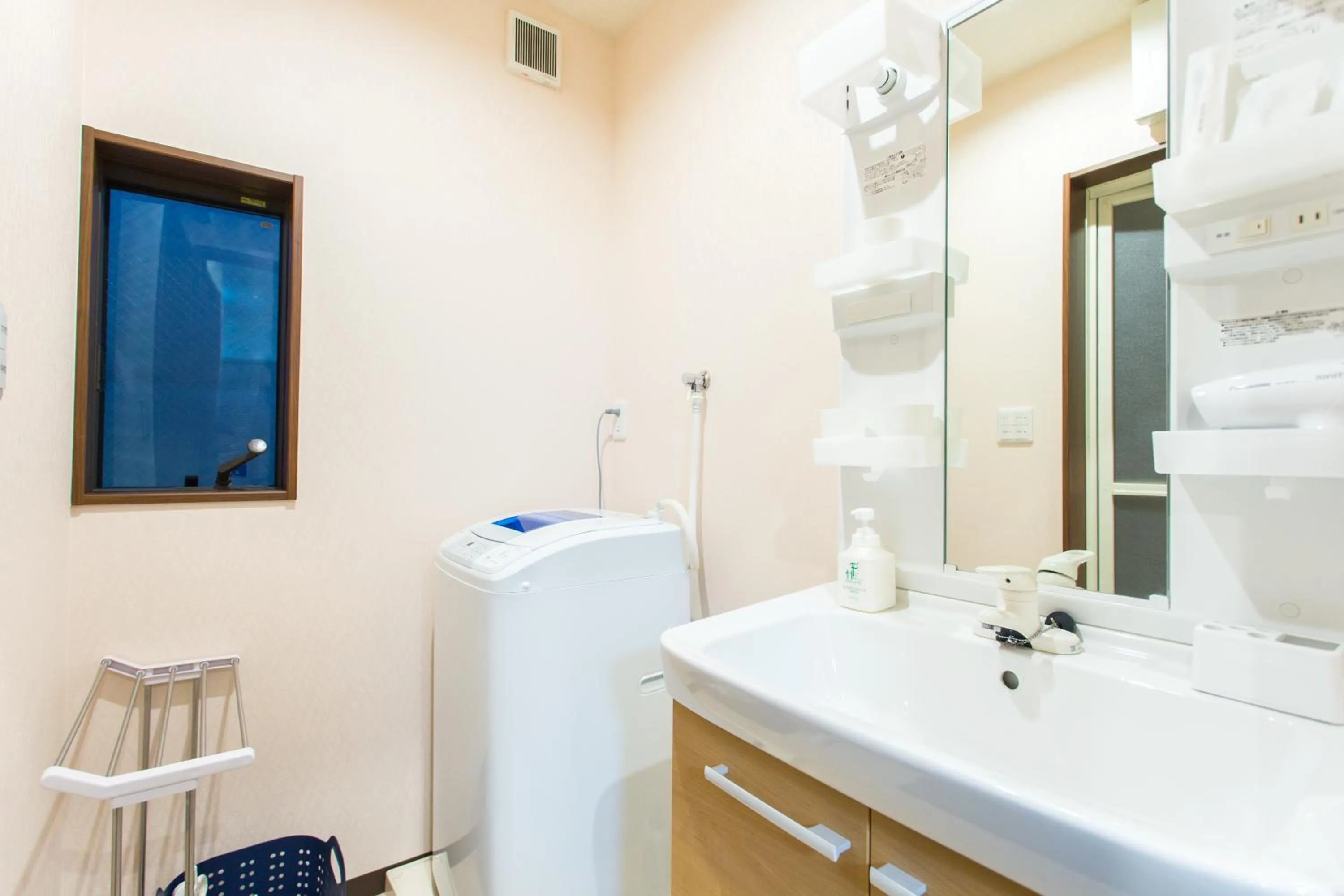 Bathroom in Rokuhara Inn