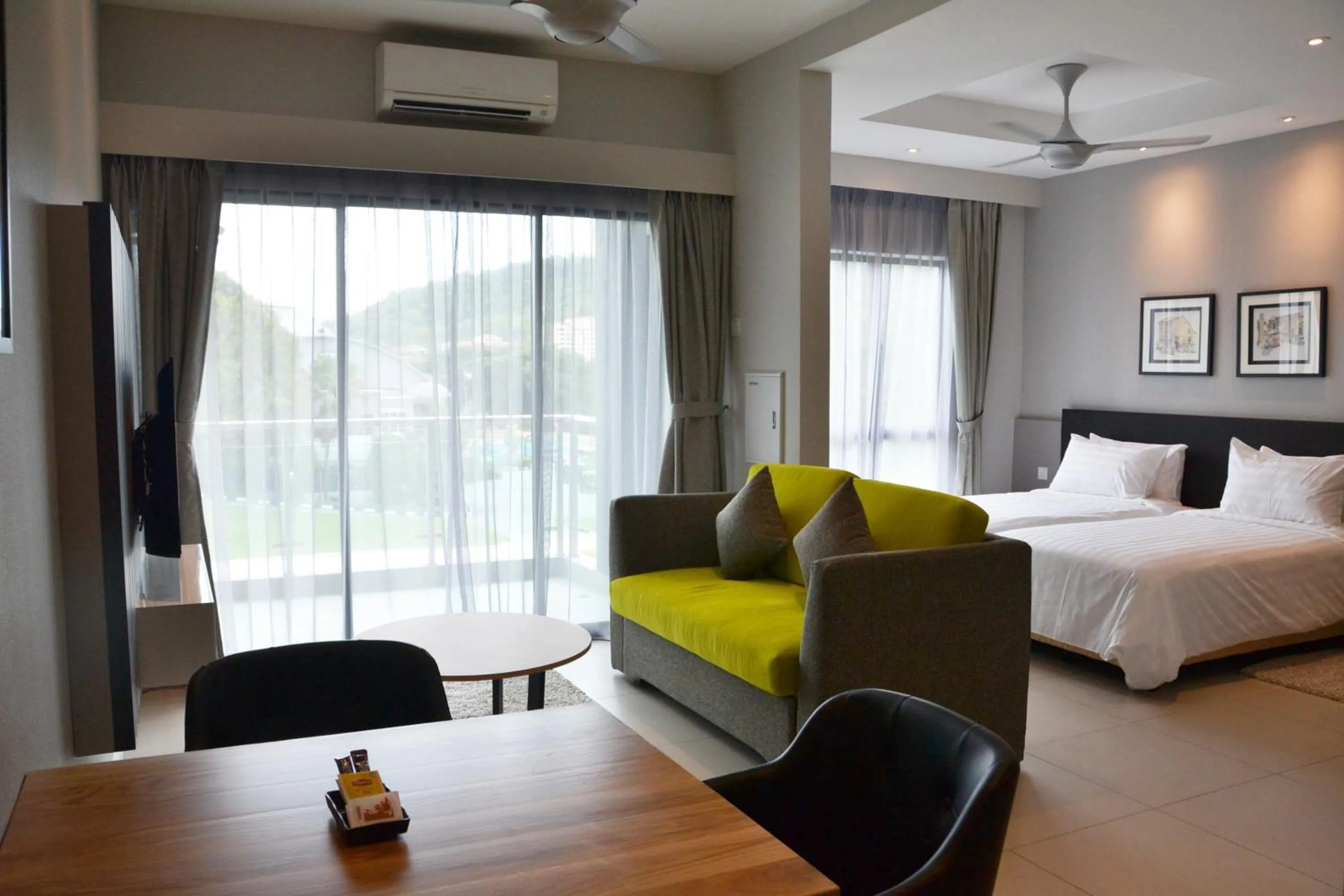 Photo of the whole room, Bed in Meru Suites at Meru Valley Resort