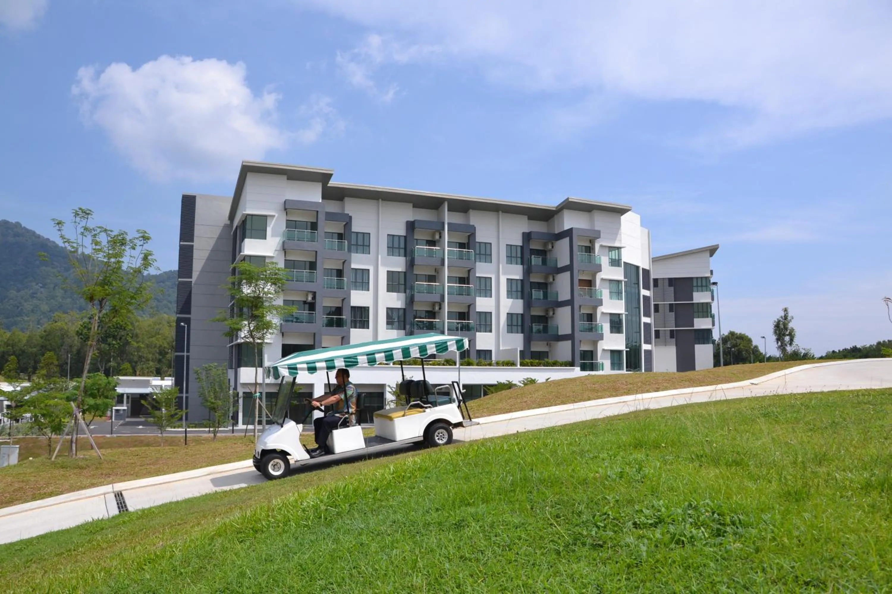 Staff in Meru Suites at Meru Valley Resort