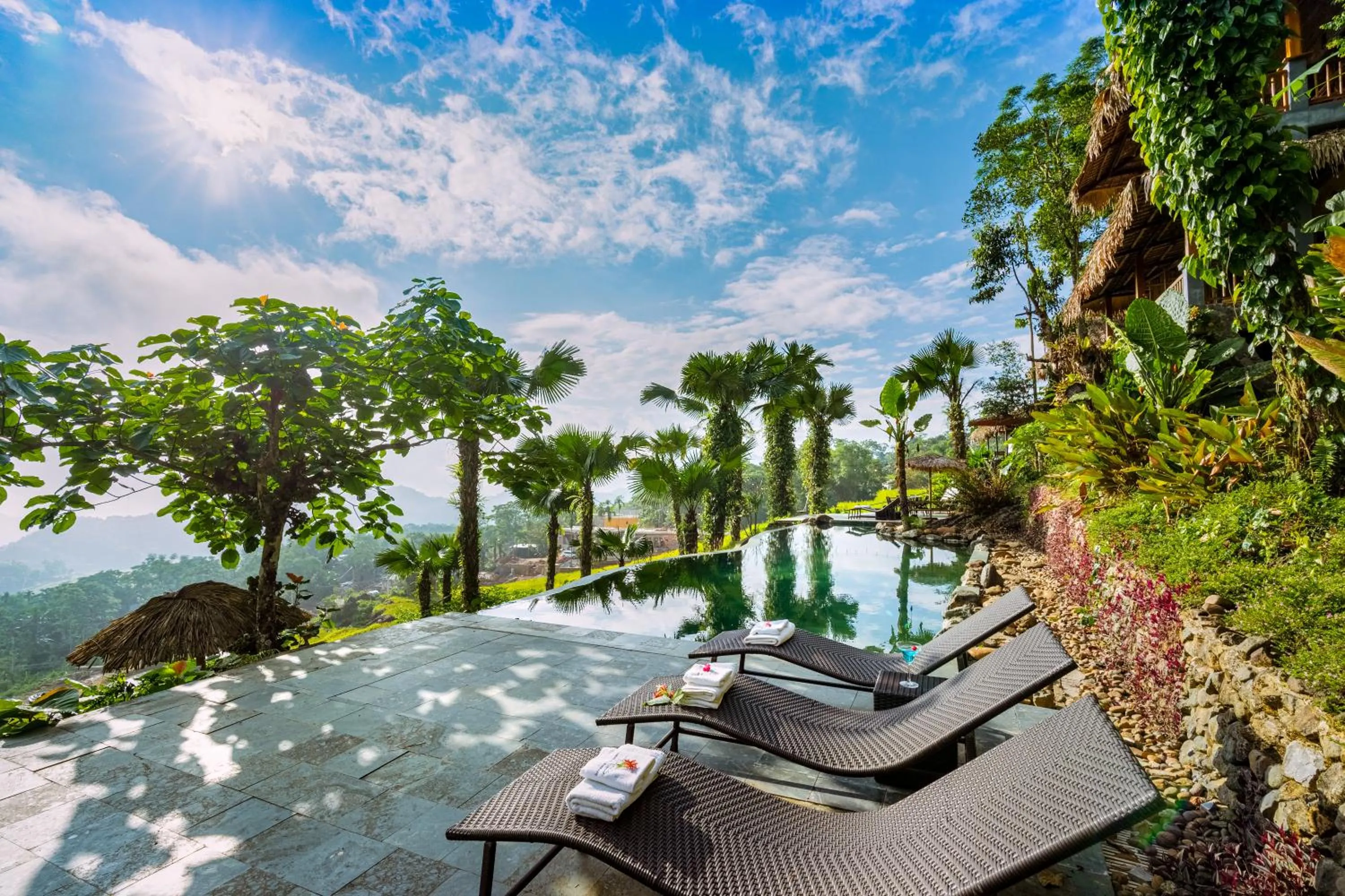 Swimming pool in Puluong Retreat