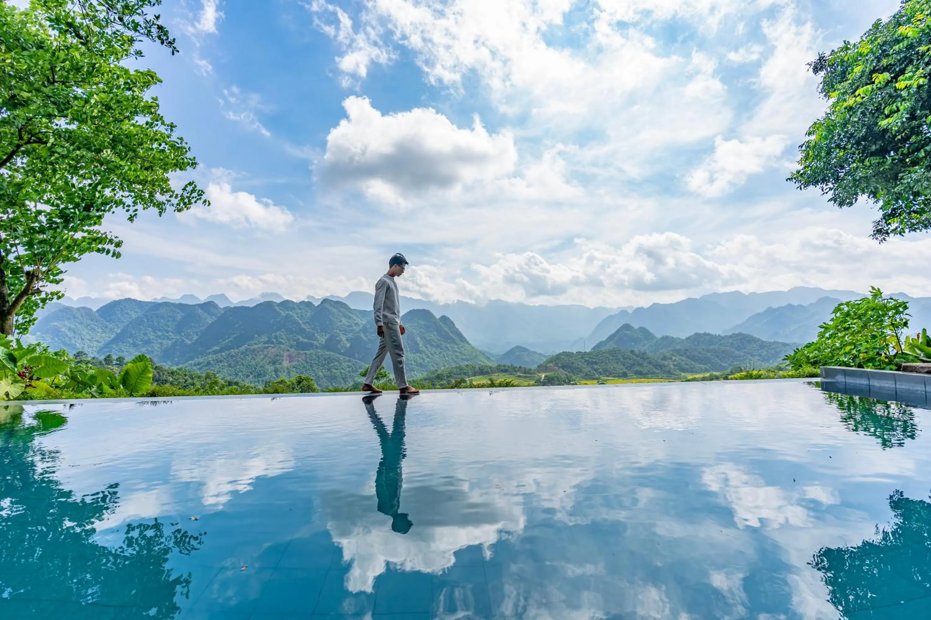 Swimming pool in Puluong Retreat