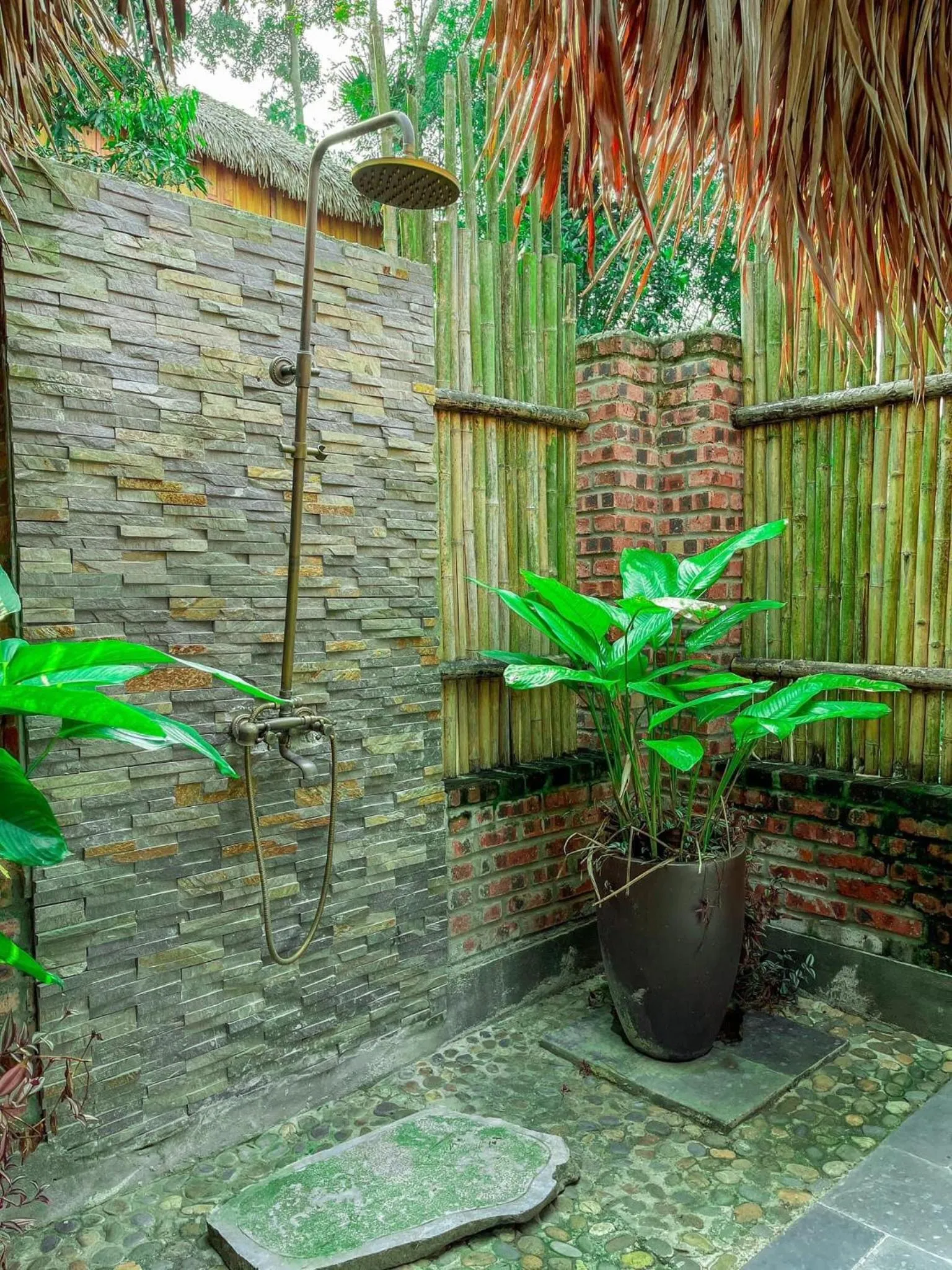 Shower in Puluong Retreat