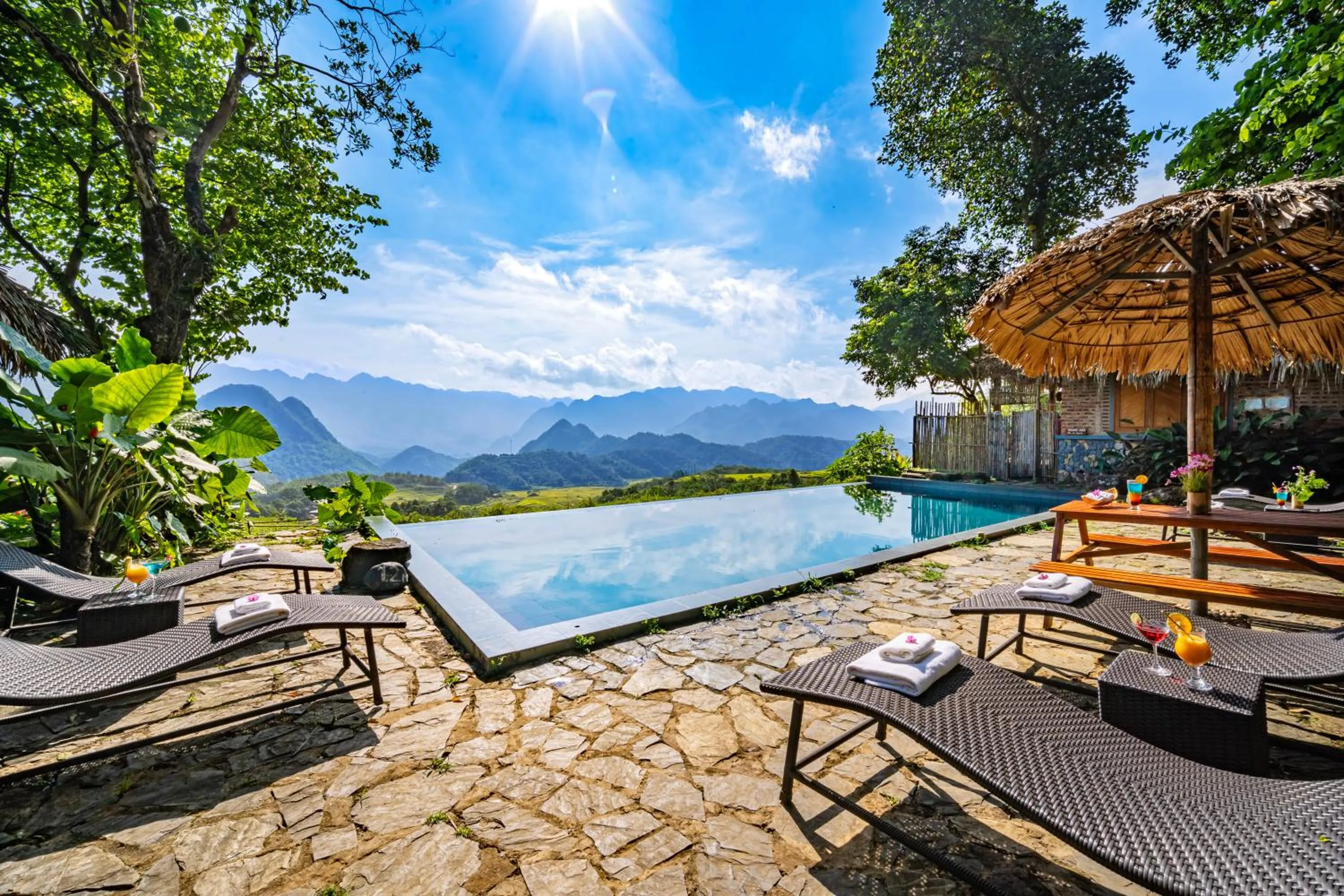 Swimming pool in Puluong Retreat