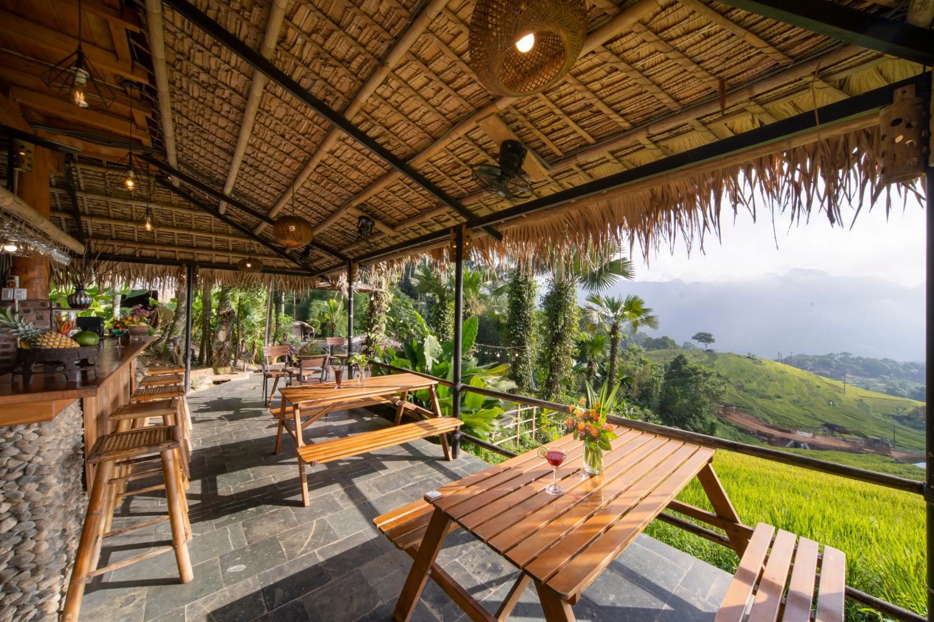Lounge or bar in Puluong Retreat