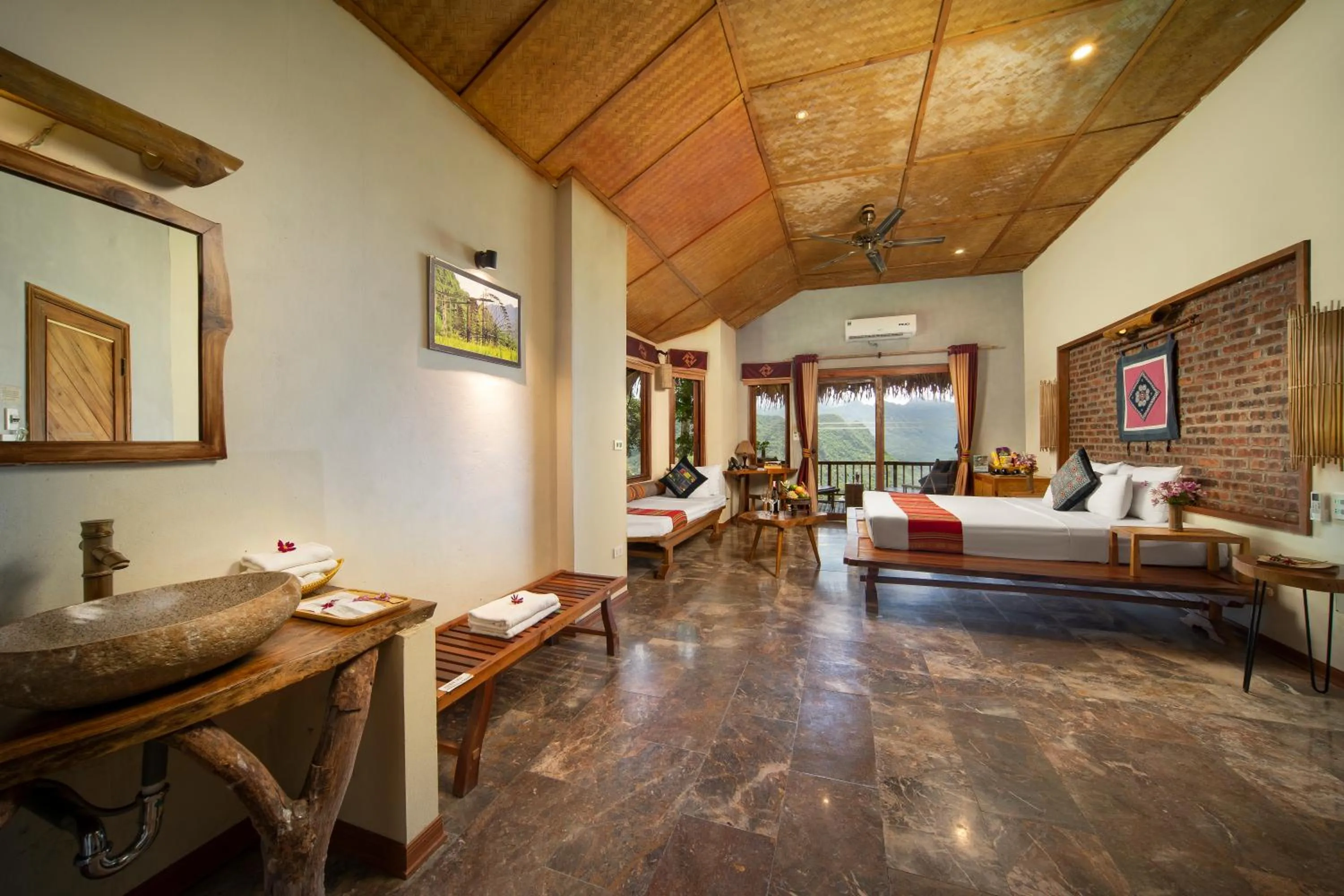 Bedroom, Bed in Puluong Retreat