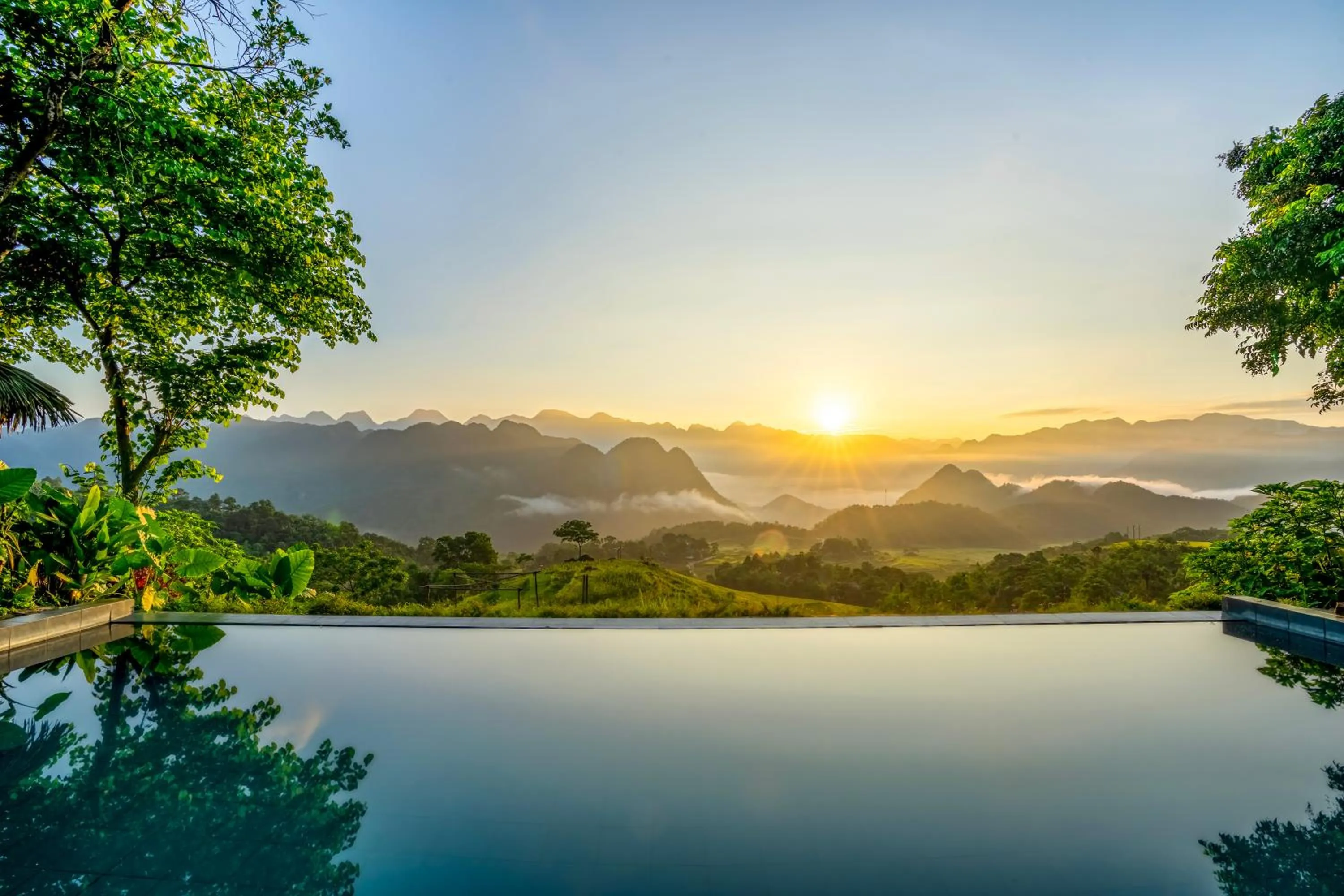 Swimming pool in Puluong Retreat