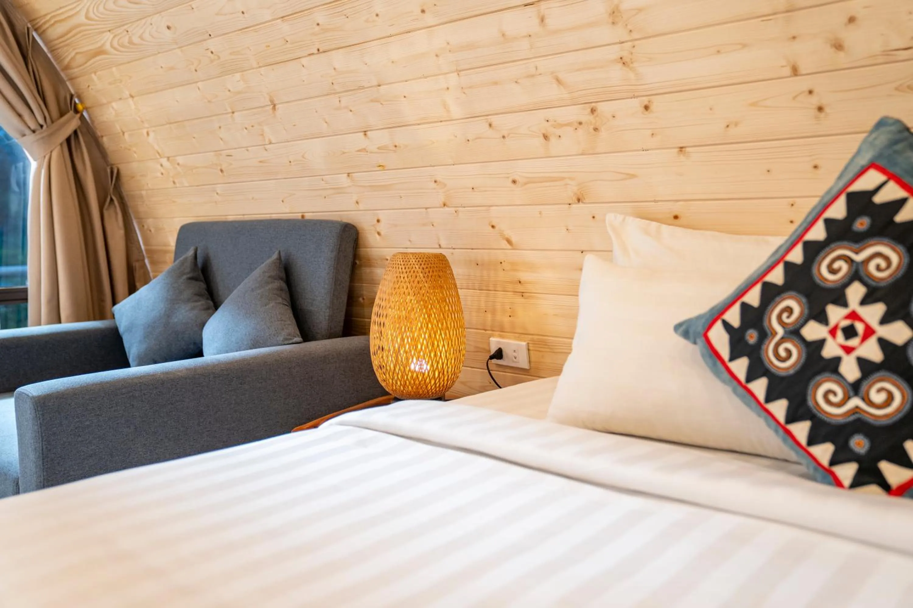 Bedroom, Bed in Puluong Retreat