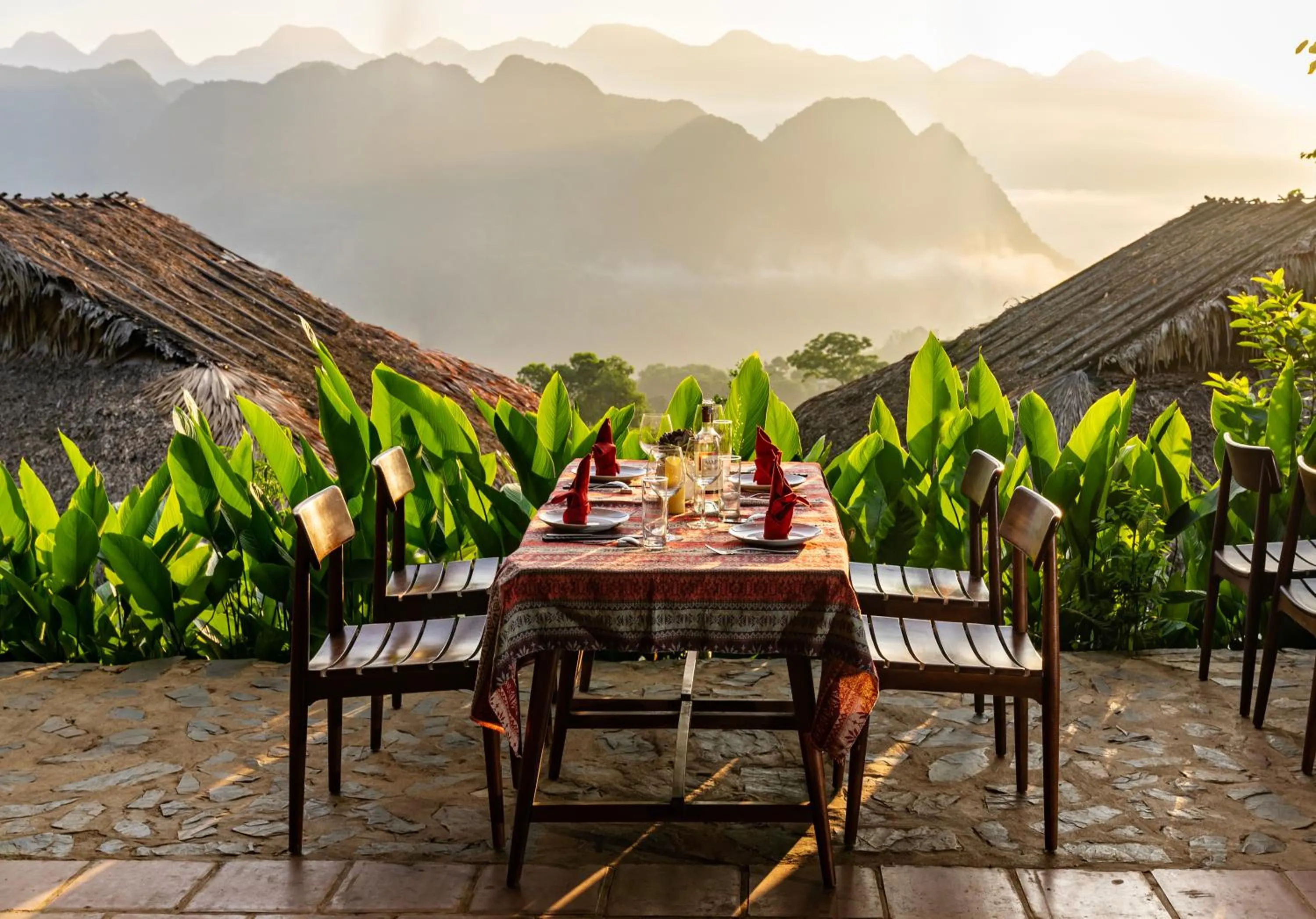 Restaurant/places to eat in Puluong Retreat