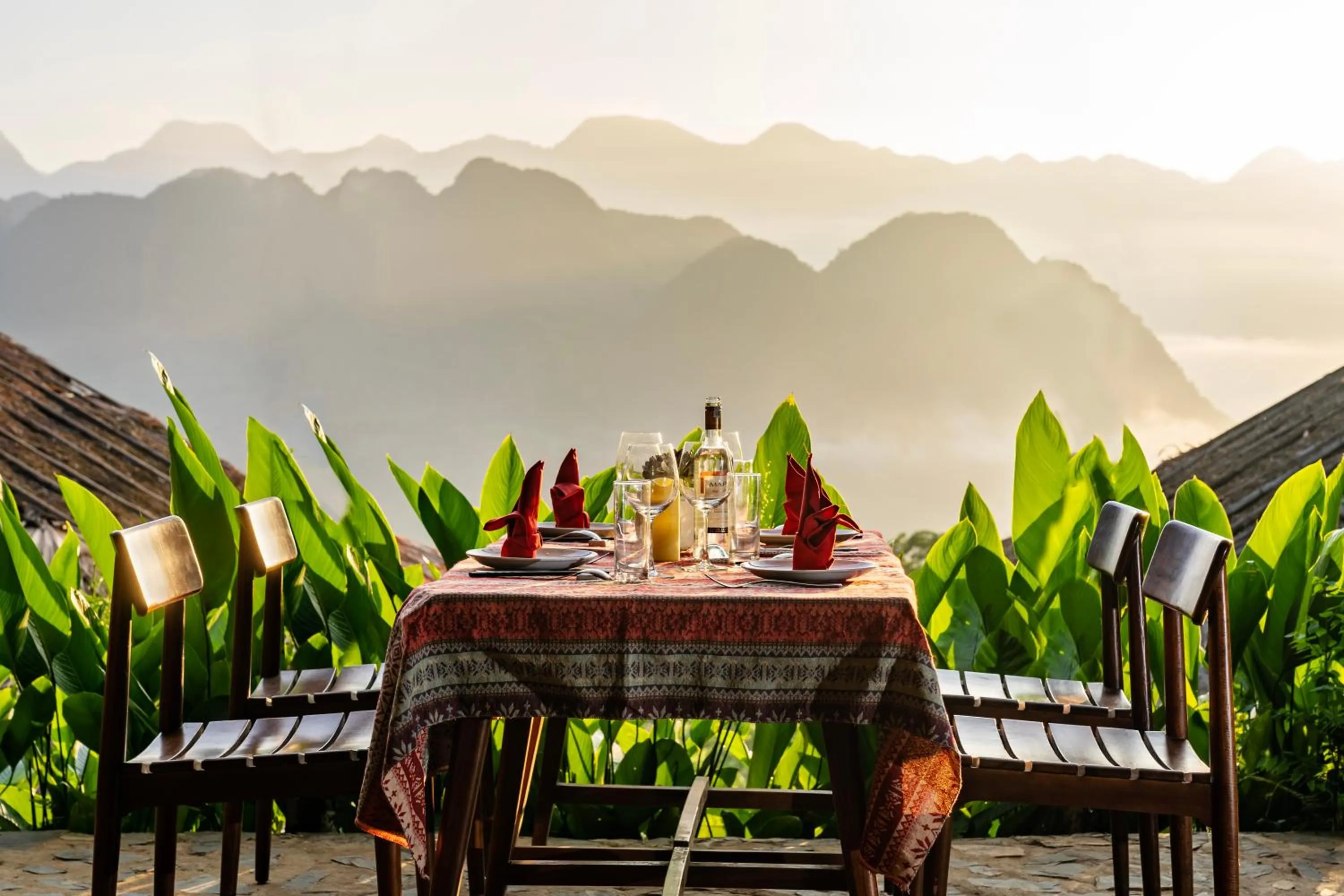 Restaurant/places to eat in Puluong Retreat